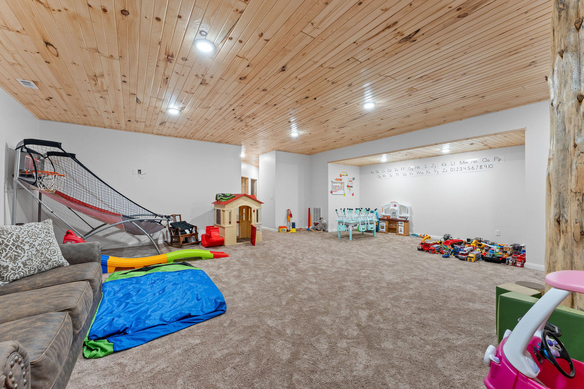 770 Mills Hollow Road Property Photo 45
