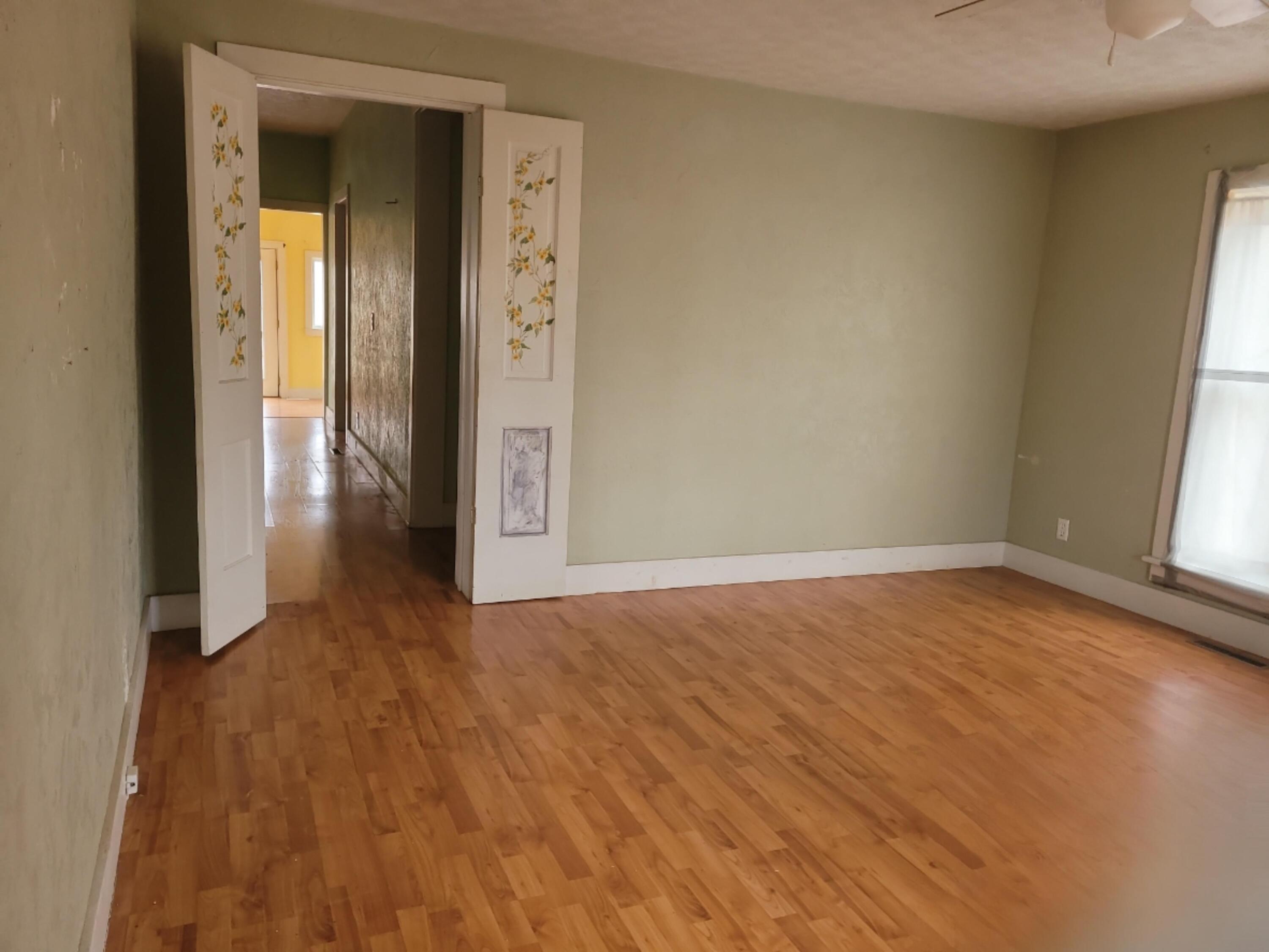 107 West 9th Street Property Photo 3
