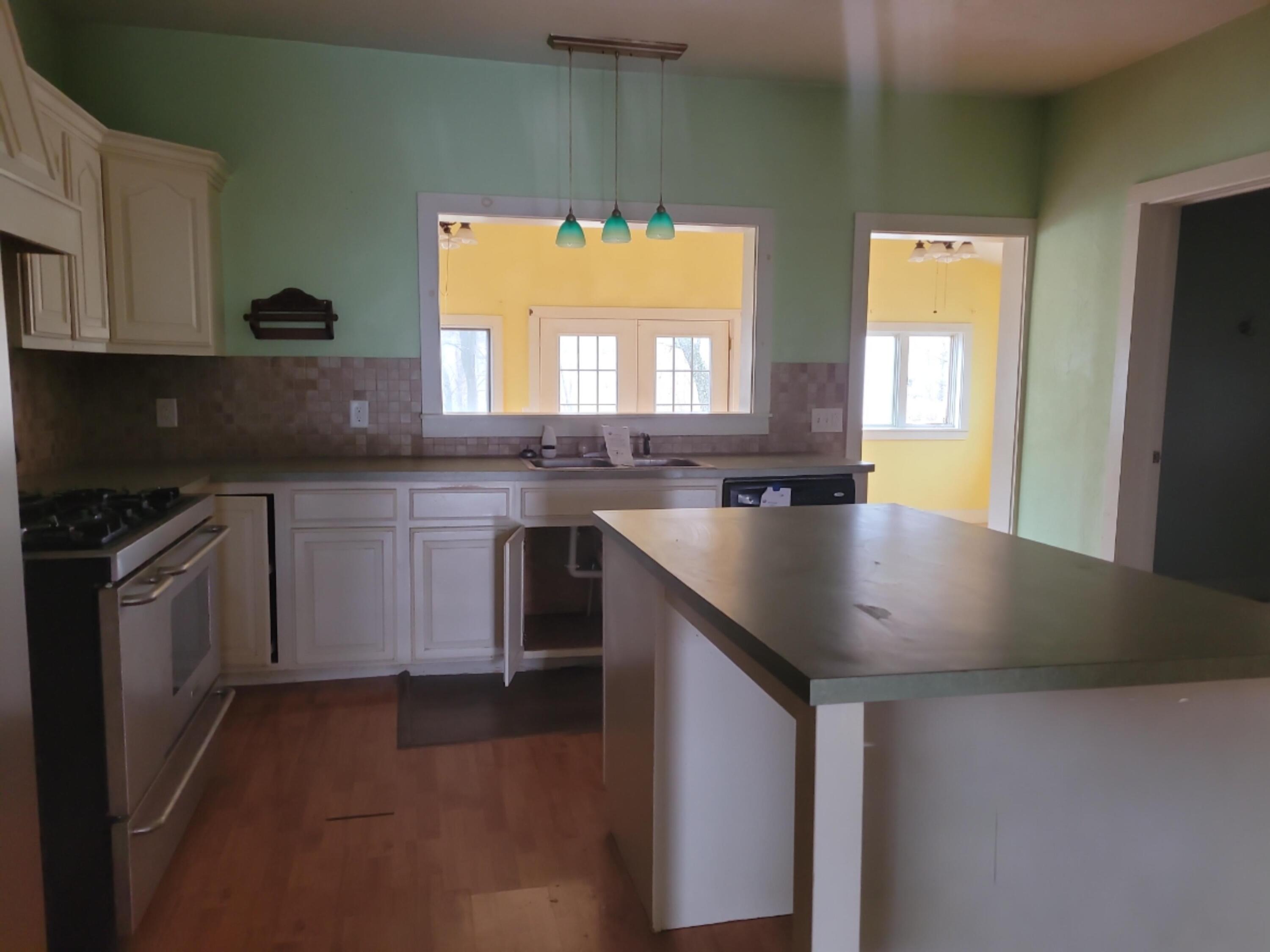 107 West 9th Street Property Photo 5