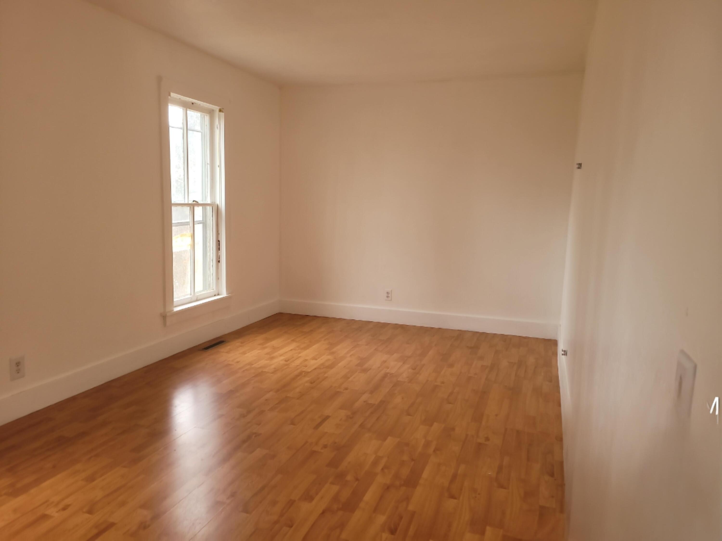 107 West 9th Street Property Photo 7