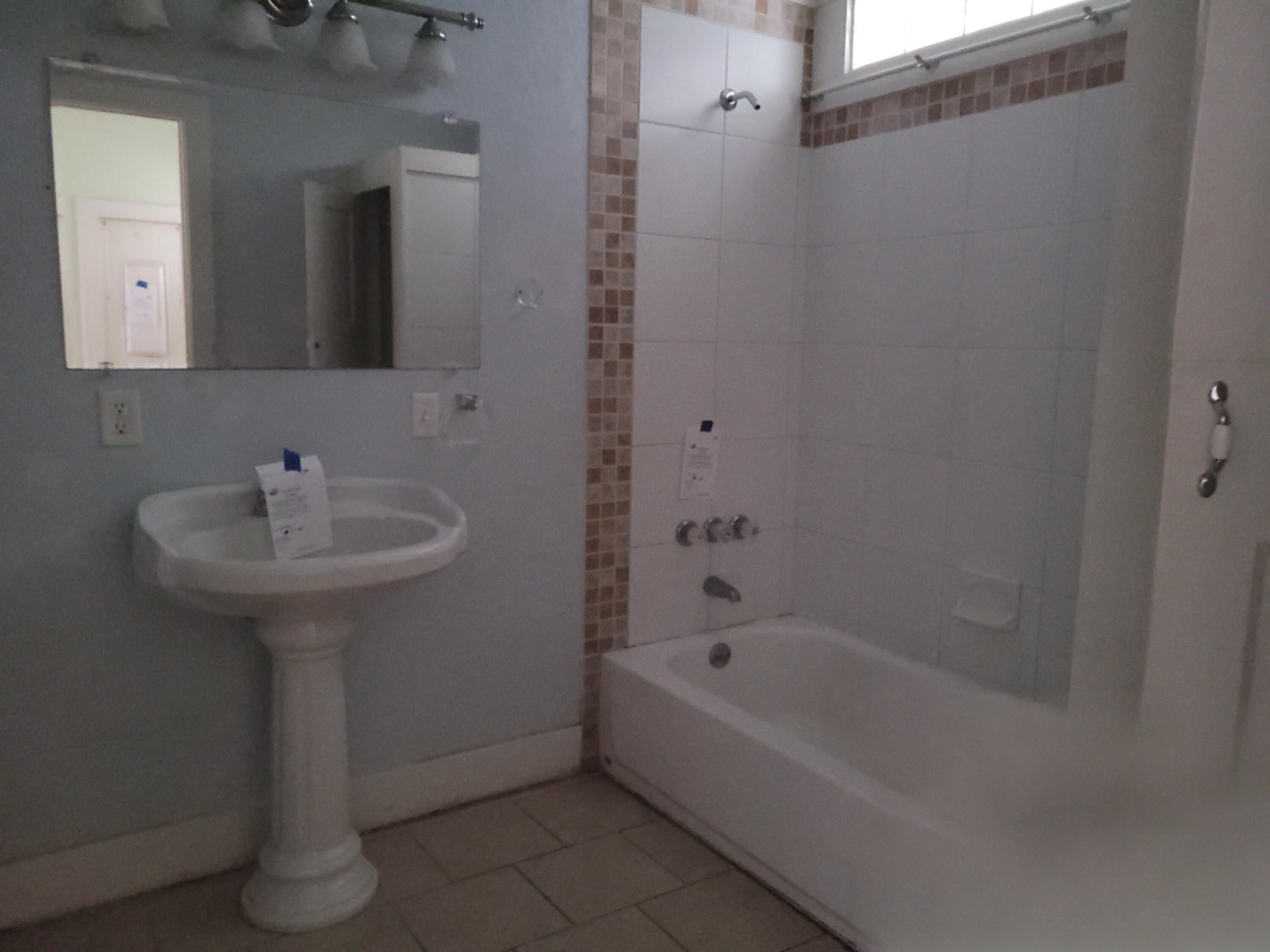 107 West 9th Street Property Photo 8