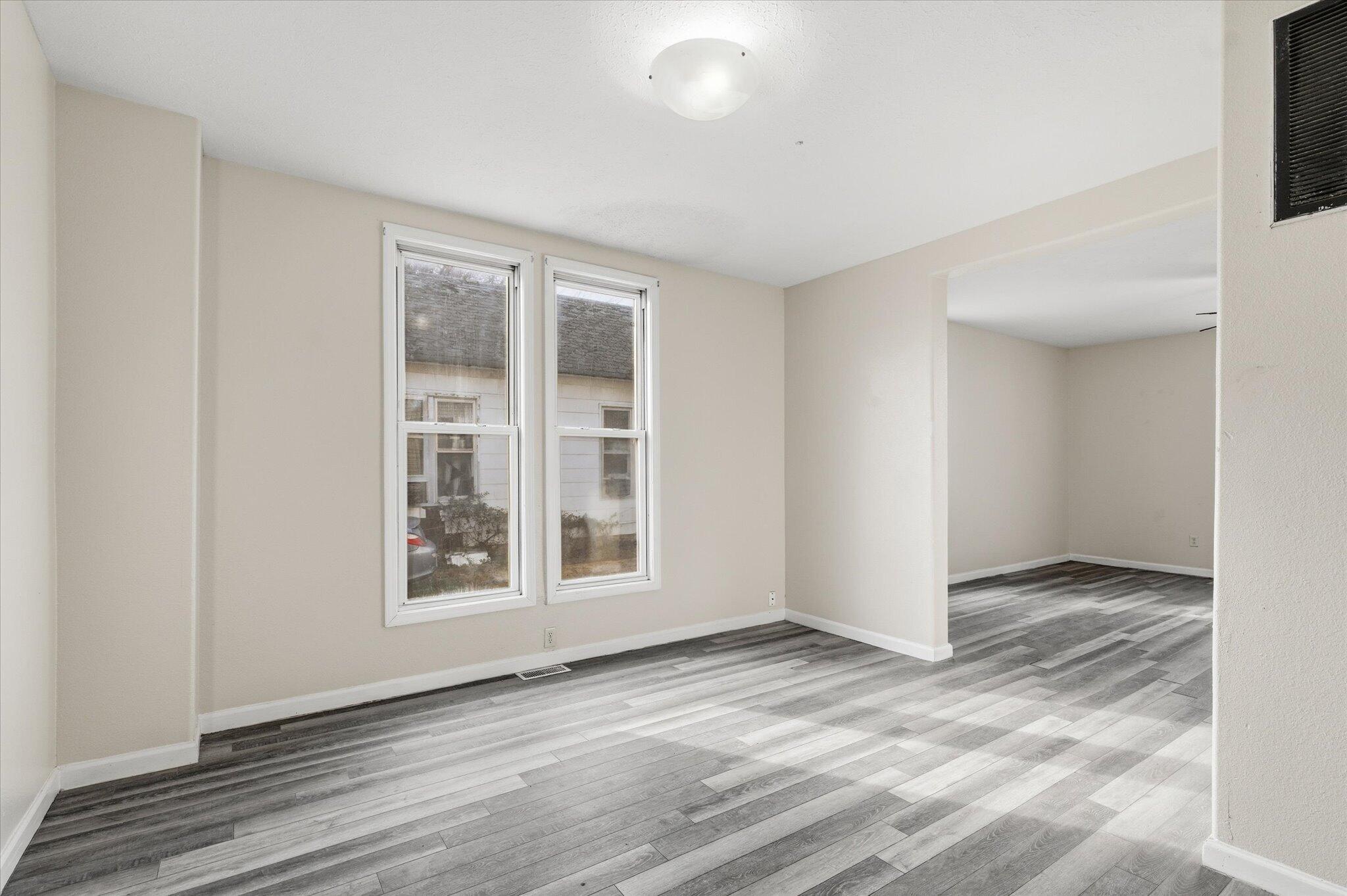 1447 North Broadway Avenue Property Photo 13