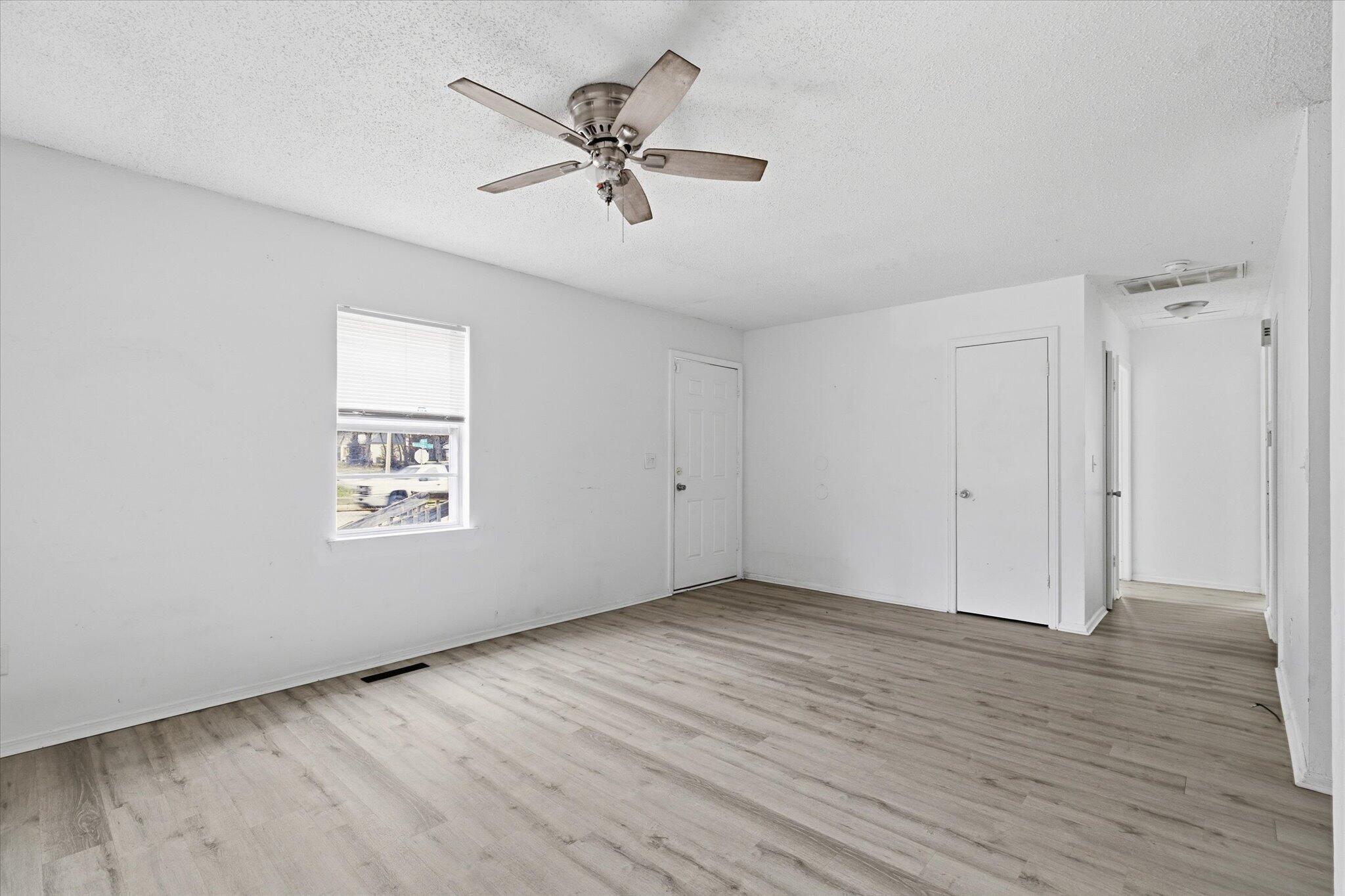 1447 North Broadway Avenue Property Photo 21
