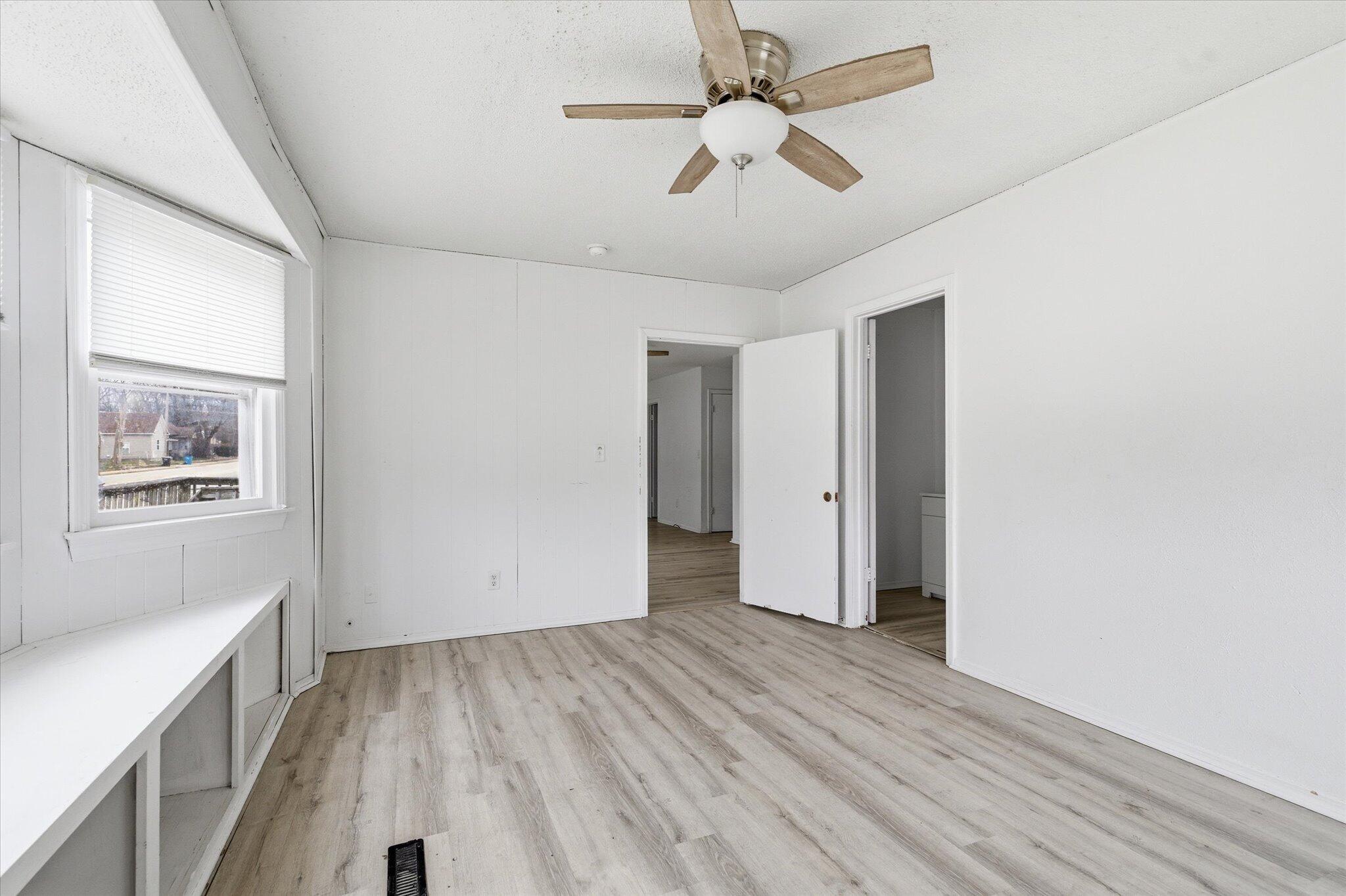 1447 North Broadway Avenue Property Photo 23