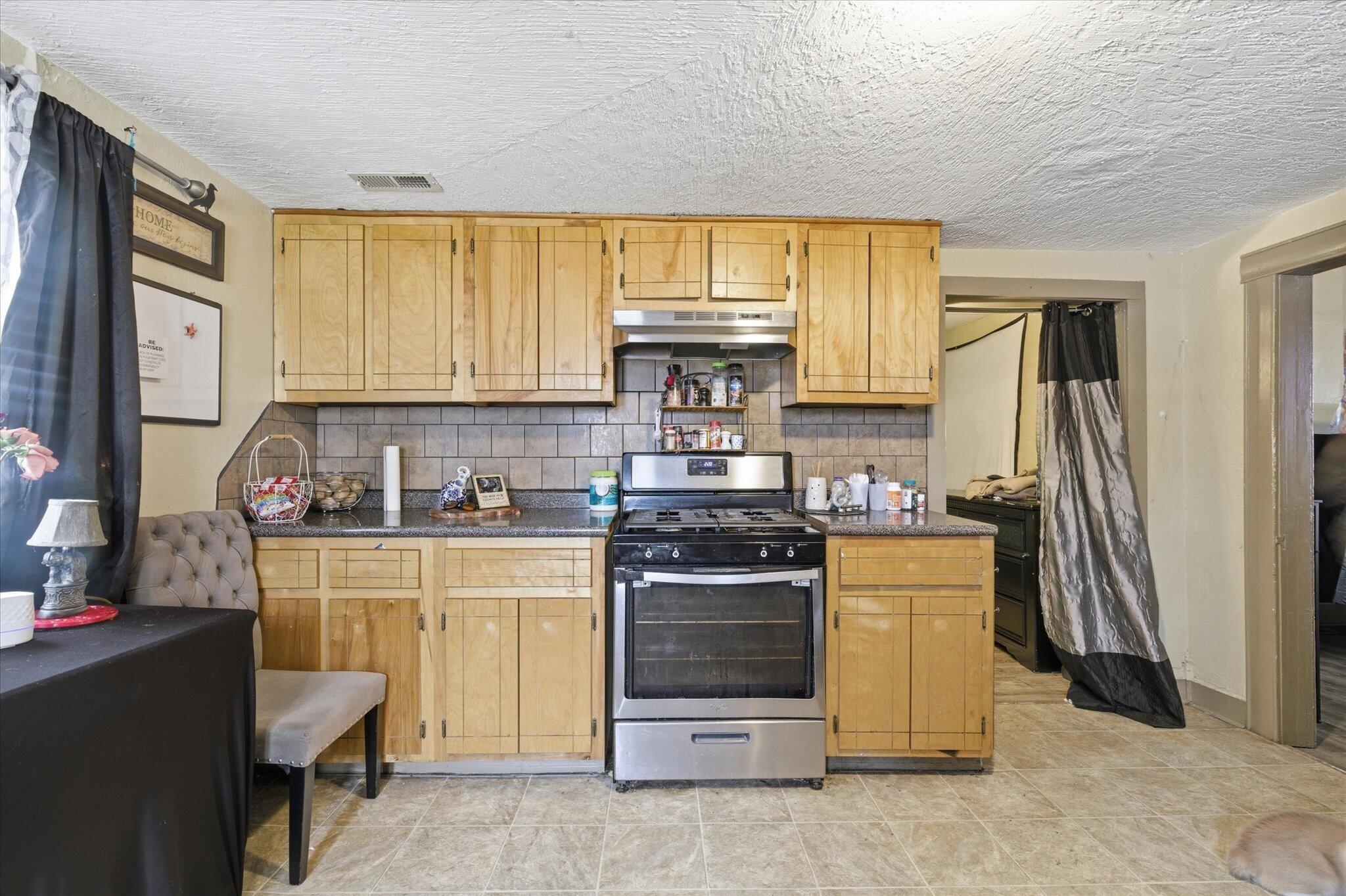 1447 North Broadway Avenue Property Photo 28