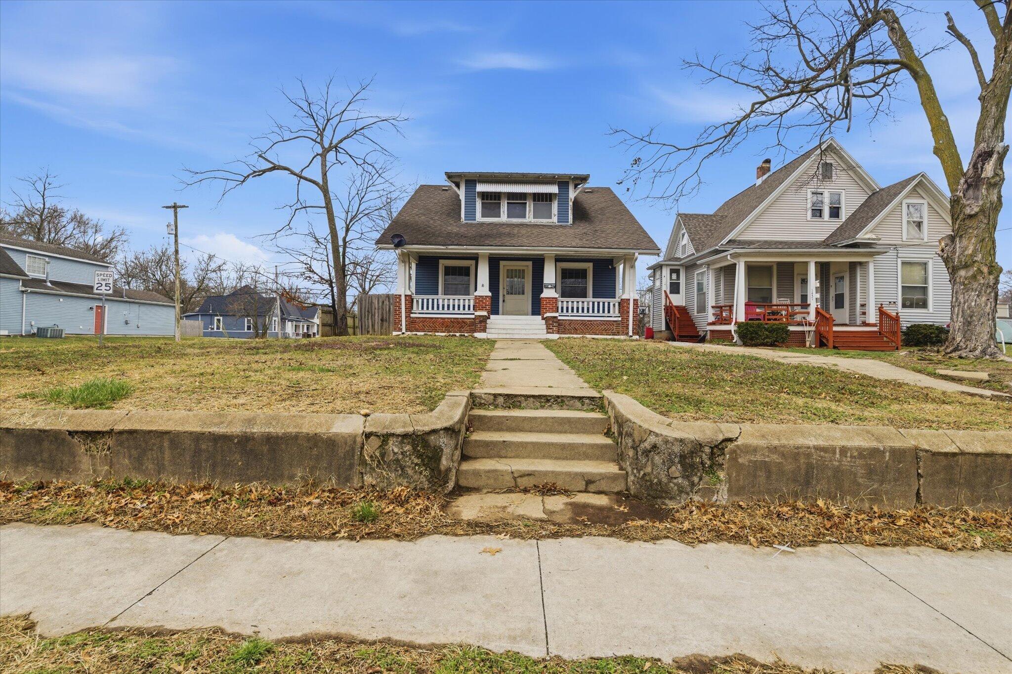 1447 North Broadway Avenue Property Photo 1