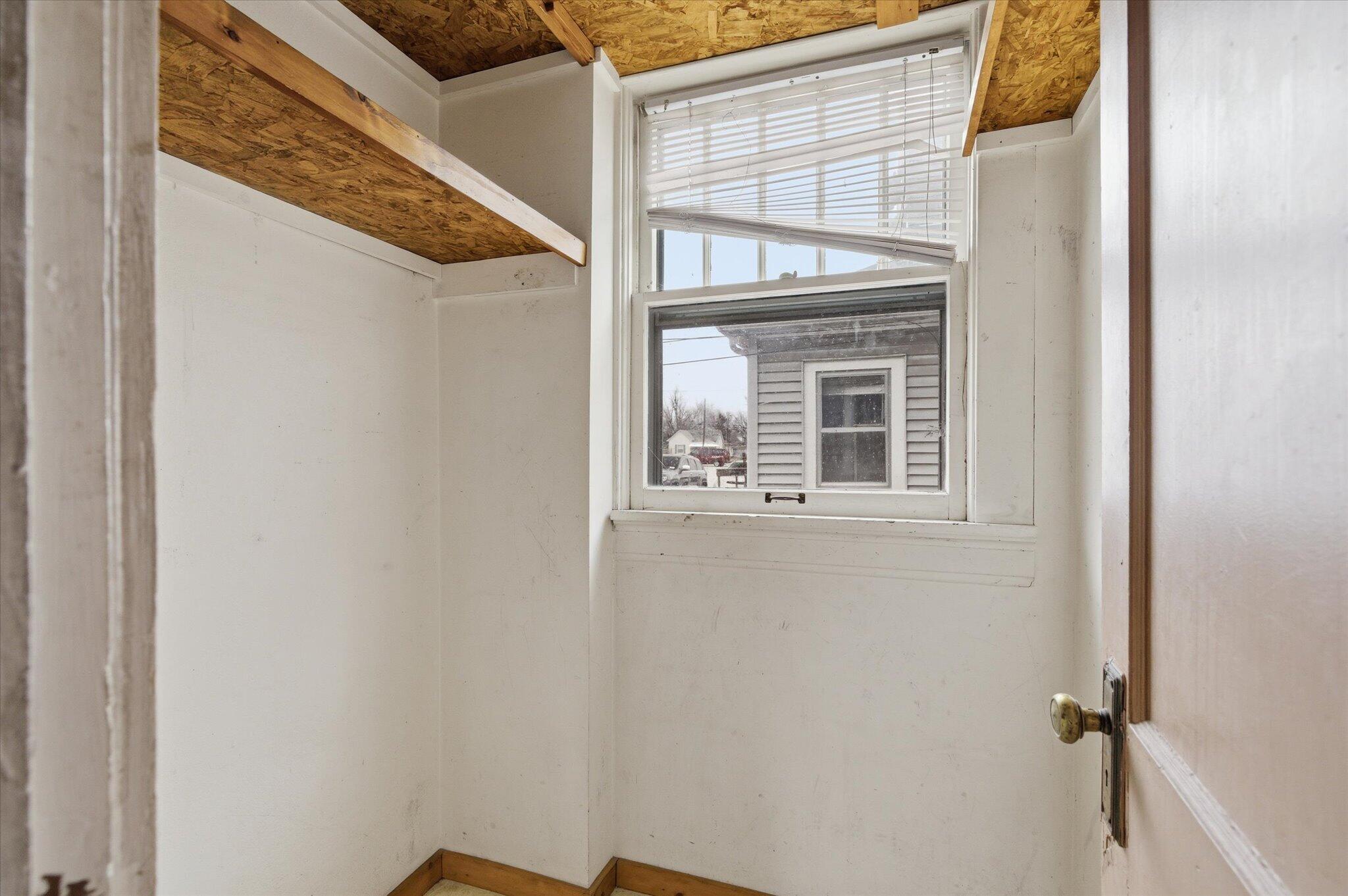 1447 North Broadway Avenue Property Photo 14