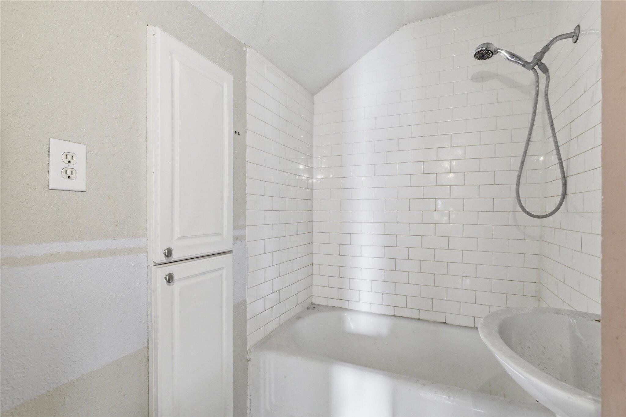1447 North Broadway Avenue Property Photo 19