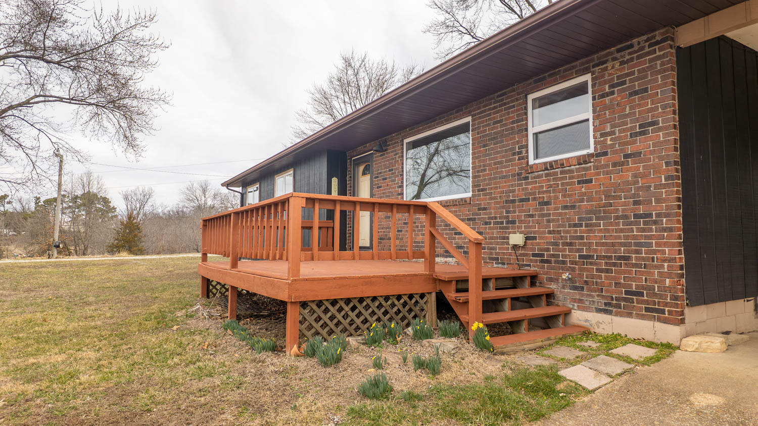 1502 County Road 1210 Property Photo 5