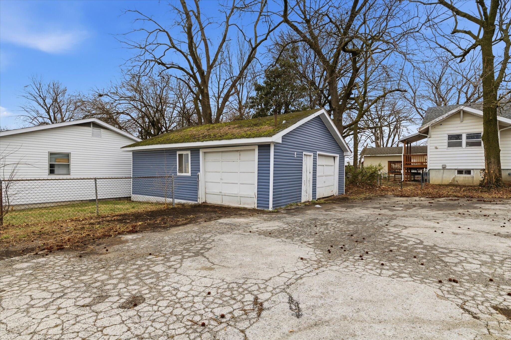 944 West Division Street Property Photo 20