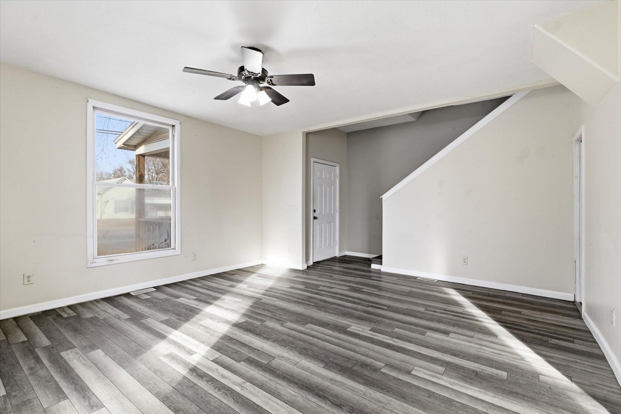 1026 West Division Street Property Photo 6