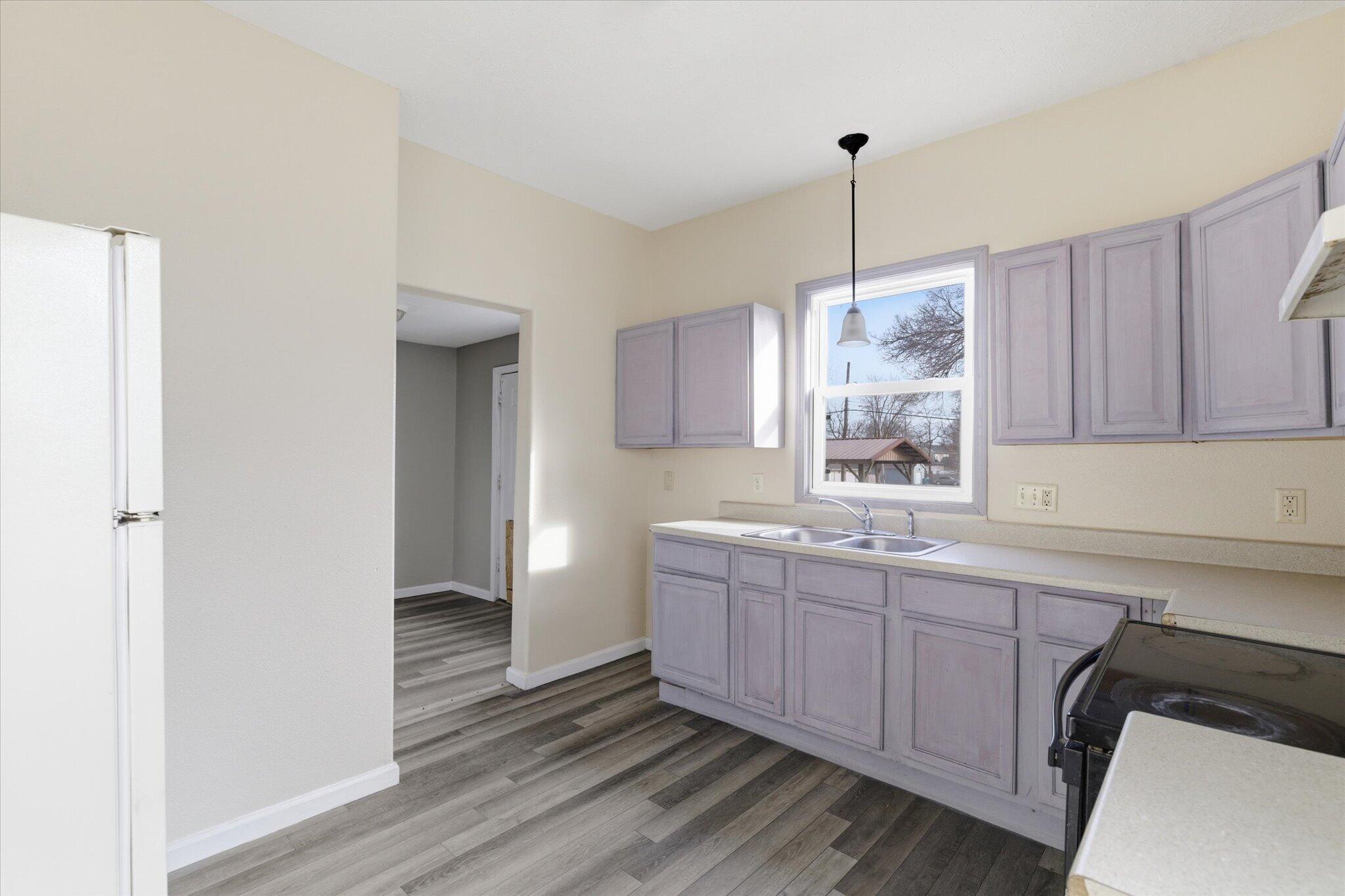 1026 West Division Street Property Photo 8