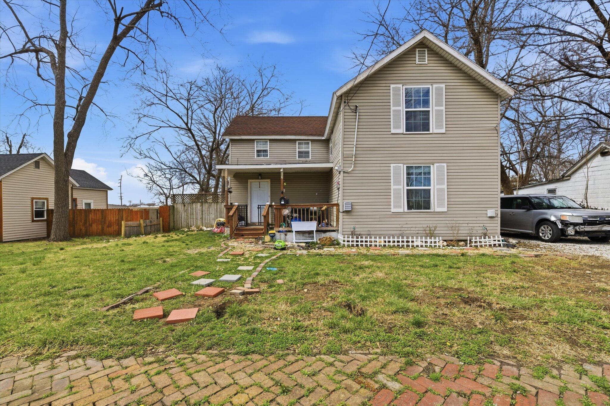 1881 North Campbell Avenue Property Photo 1