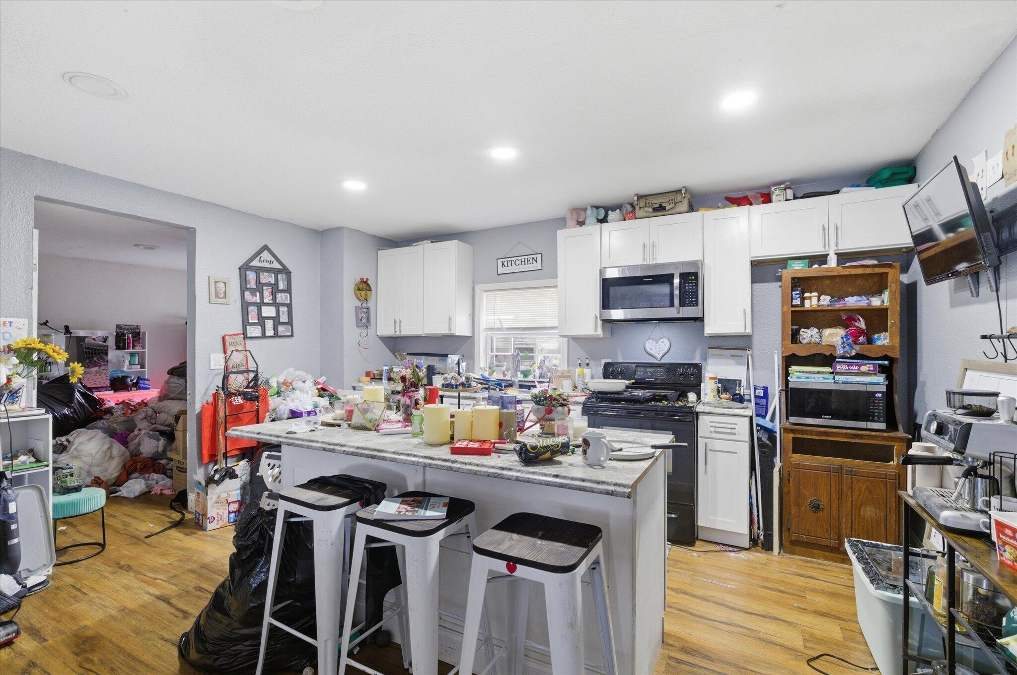 1881 North Campbell Avenue Property Photo 4