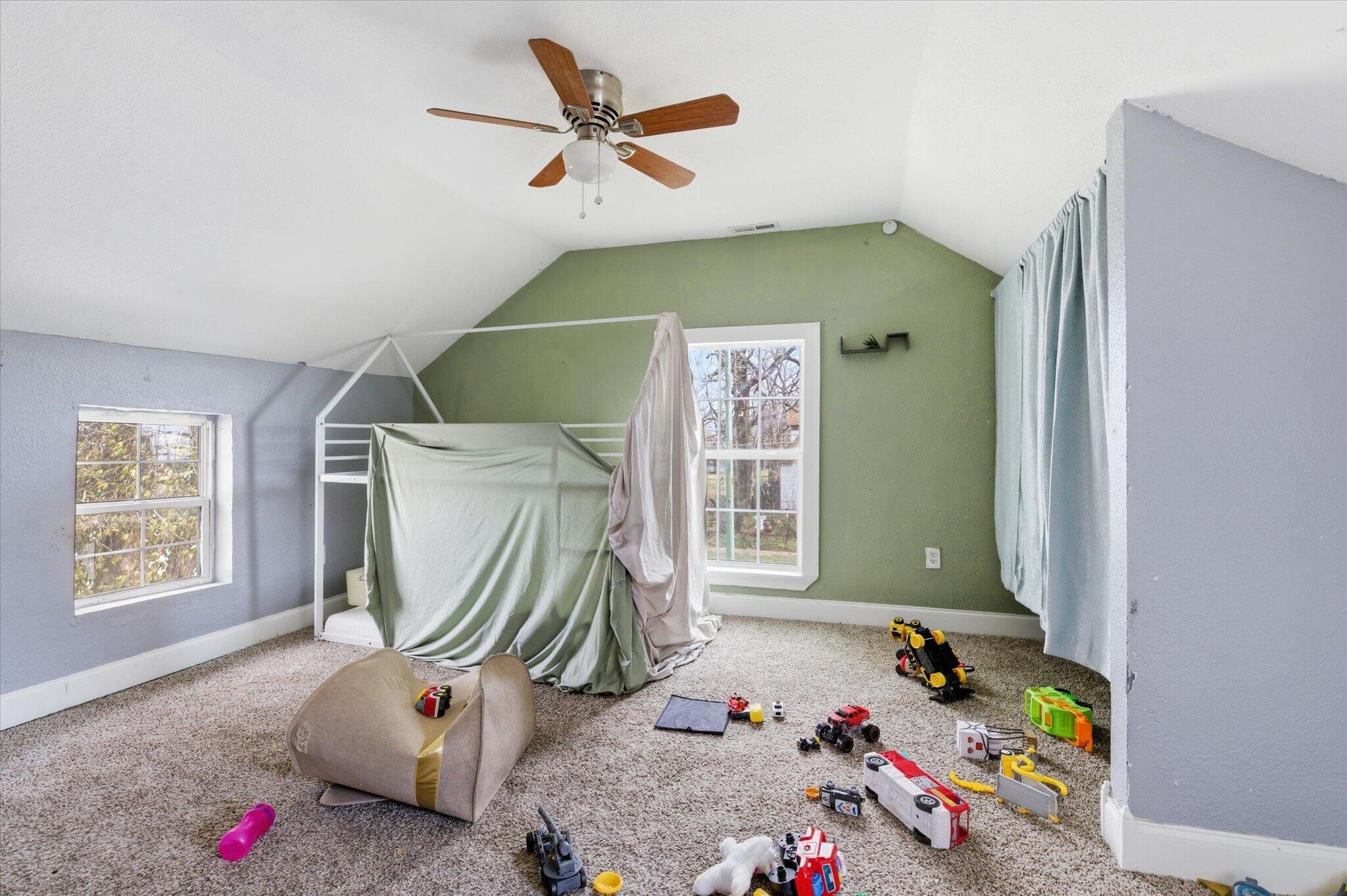 1881 North Campbell Avenue Property Photo 7