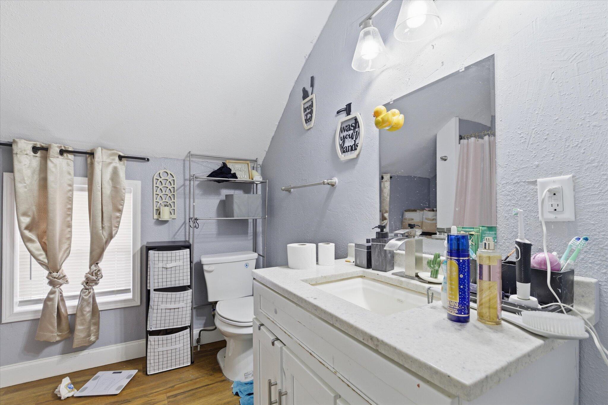 1881 North Campbell Avenue Property Photo 8