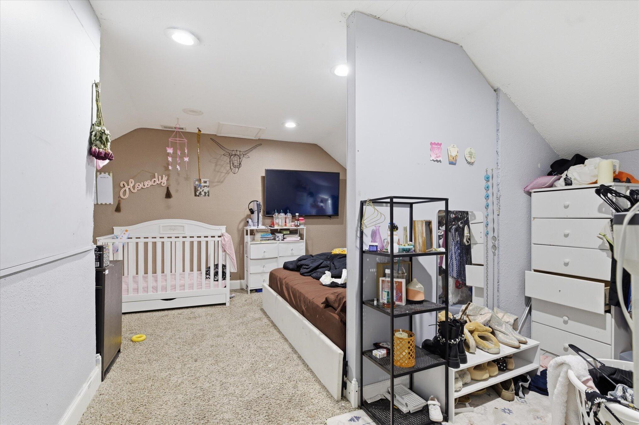 1881 North Campbell Avenue Property Photo 10