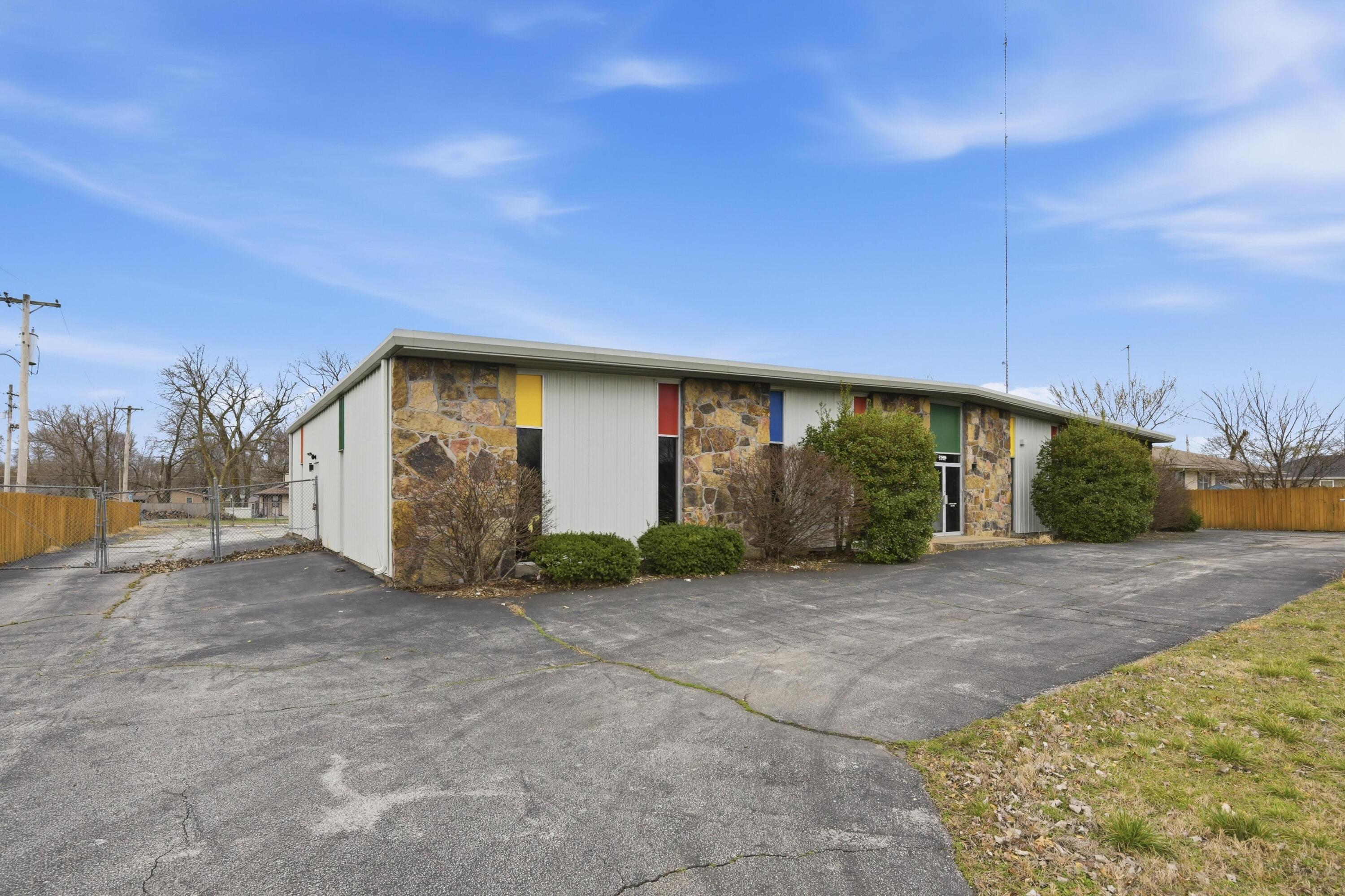 2926 West Junge Boulevard Property Photo 4