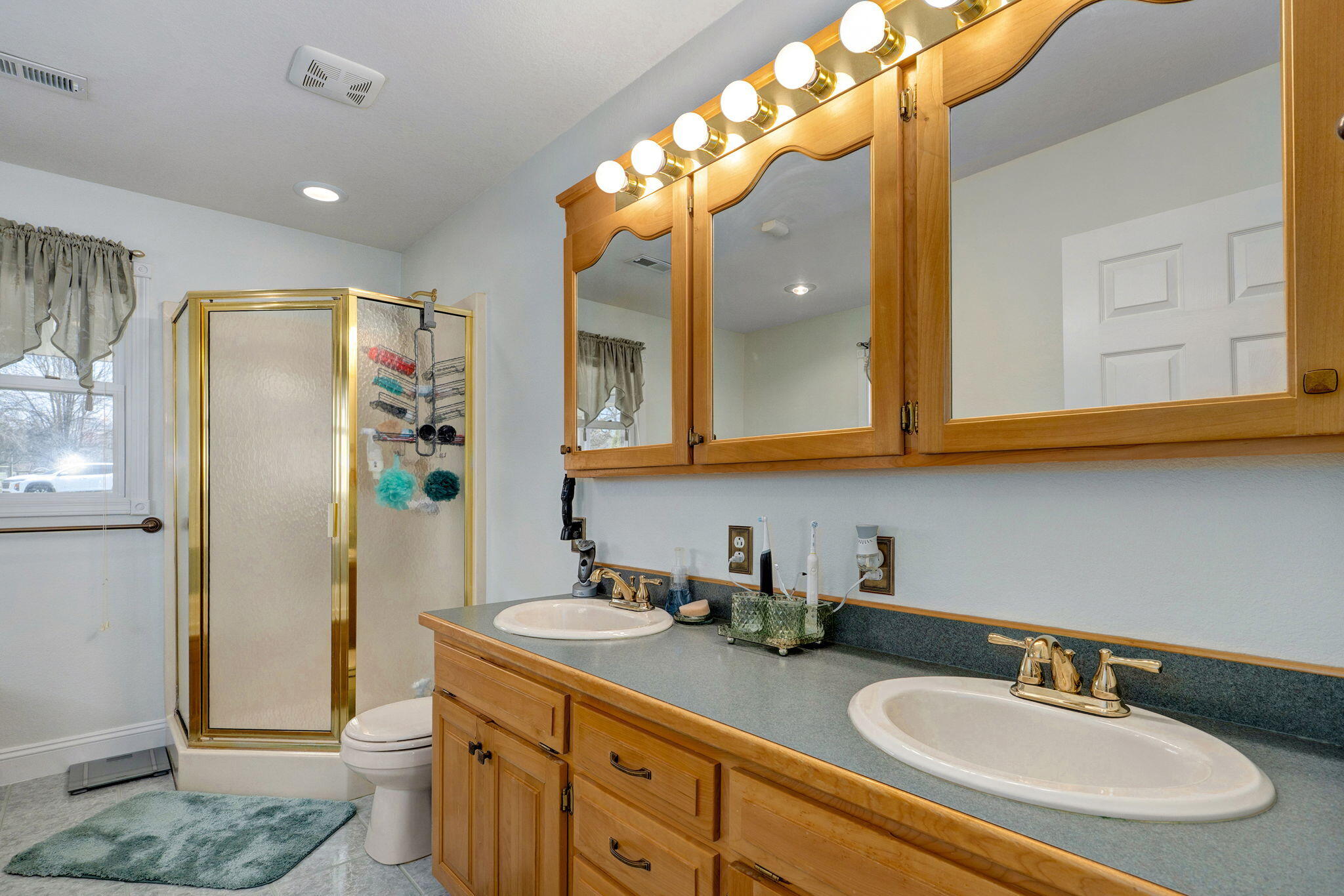 13940 Lawrence 2143 Property Photo 39