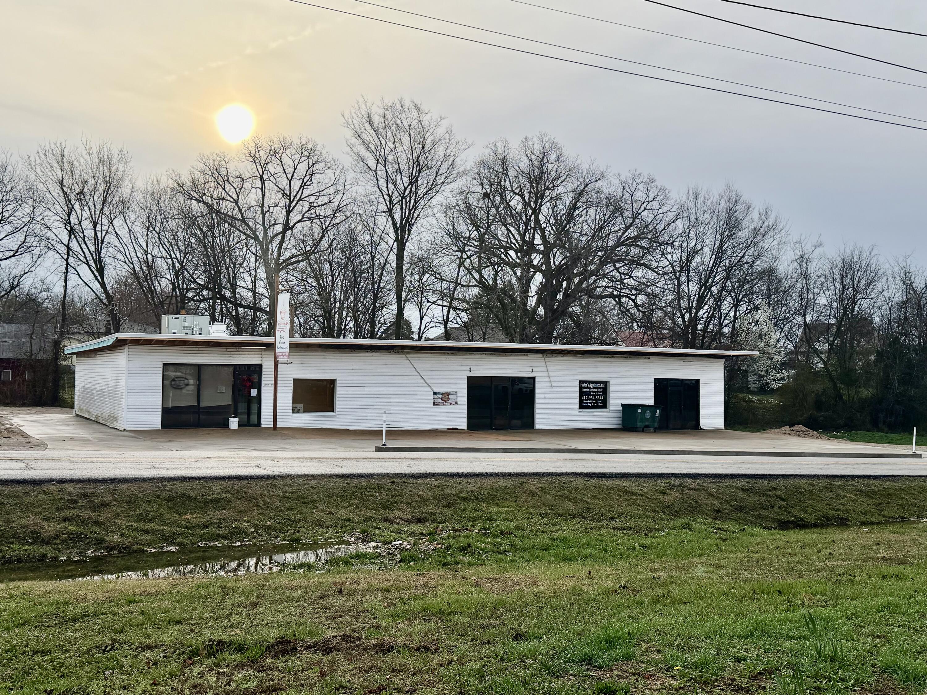403 North Elm Avenue Property Photo 1