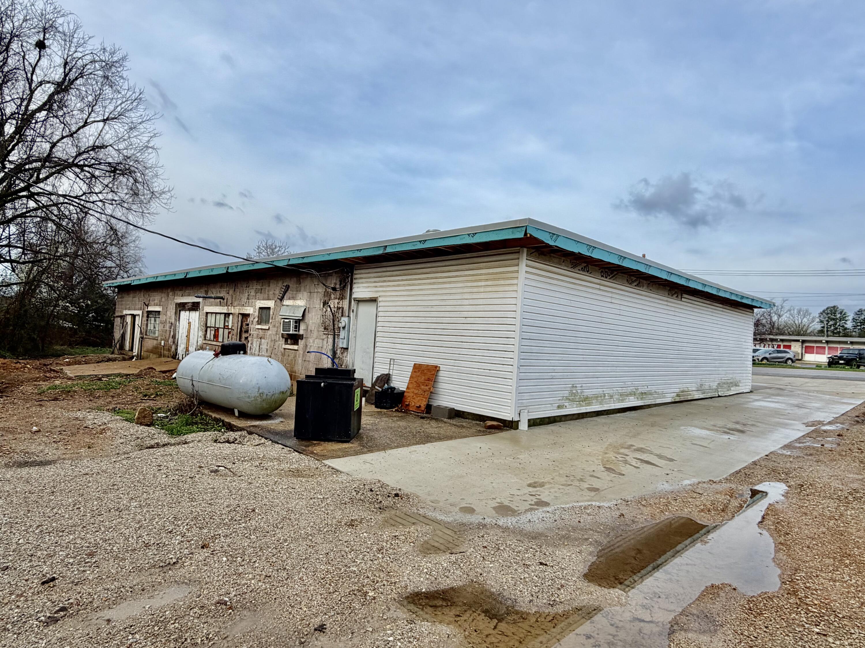 403 North Elm Avenue Property Photo 4