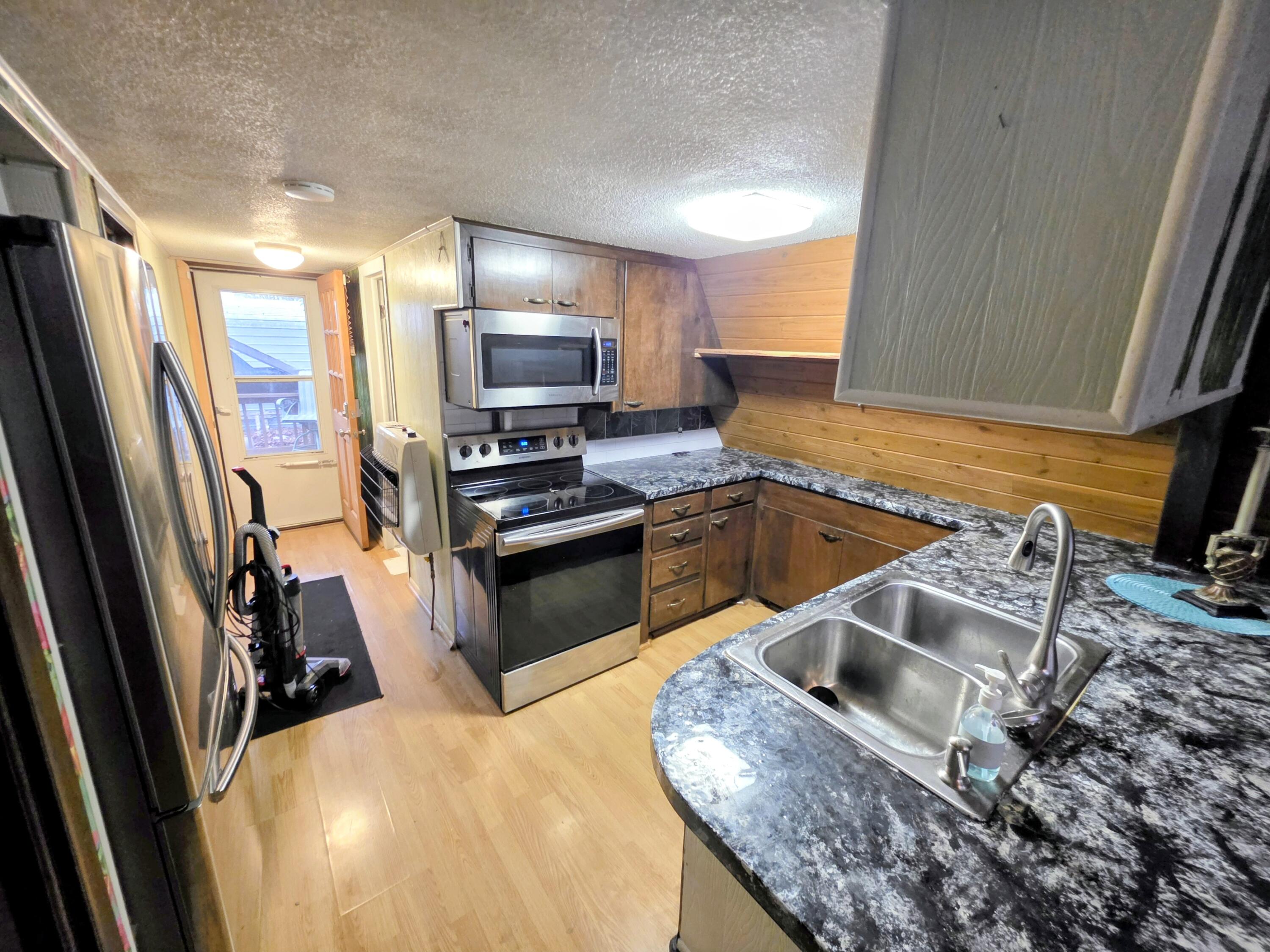 16606 South 1541 Road Property Photo 12