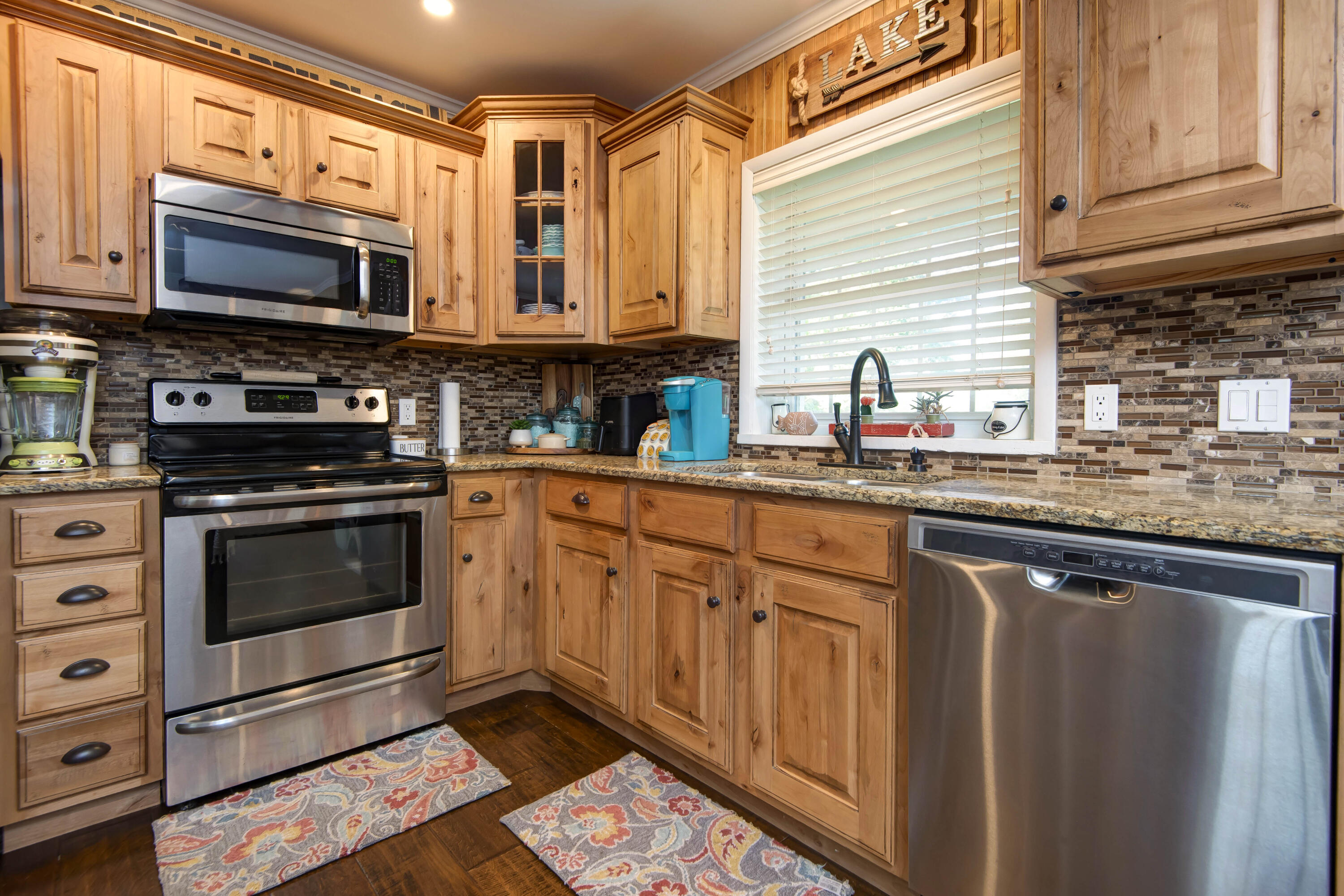 14 Little Creek Lane Property Photo 6