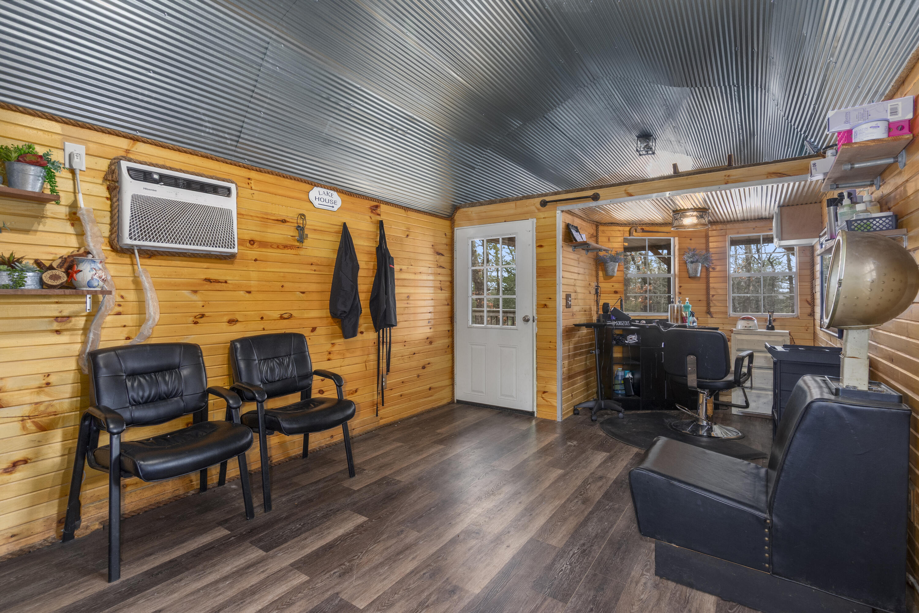 26555 Easy Street Property Photo 10