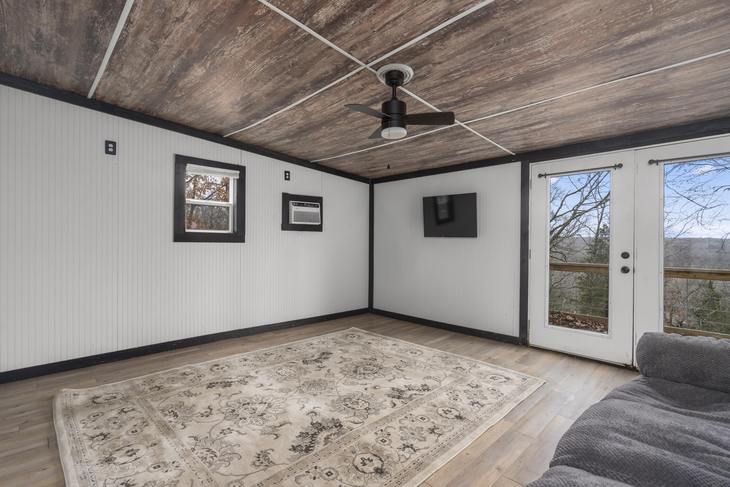 26555 Easy Street Property Photo 17
