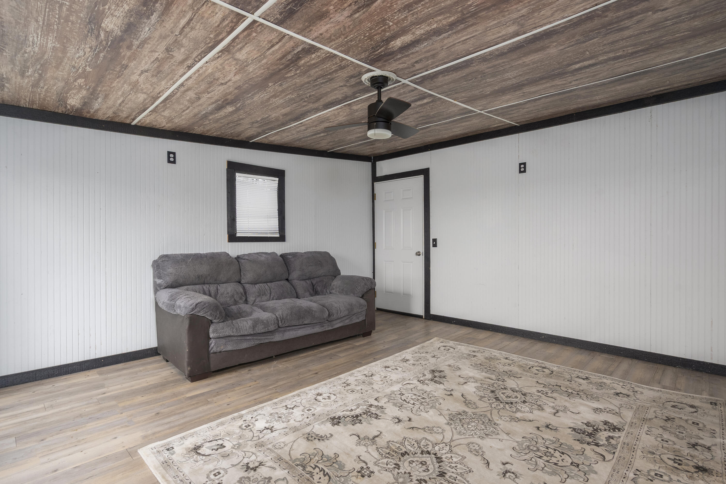 26555 Easy Street Property Photo 18