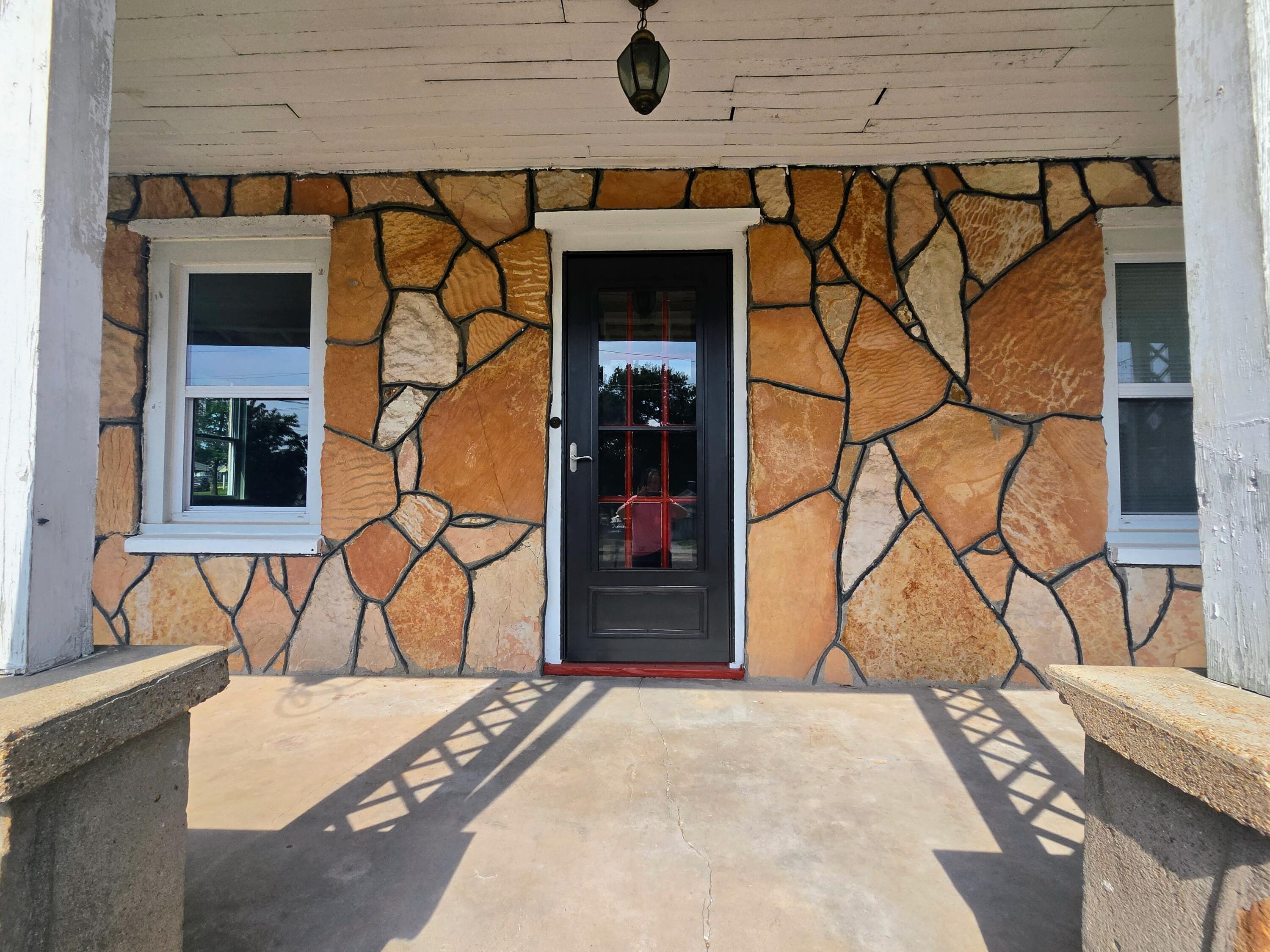 709 Garst Street Property Photo 3
