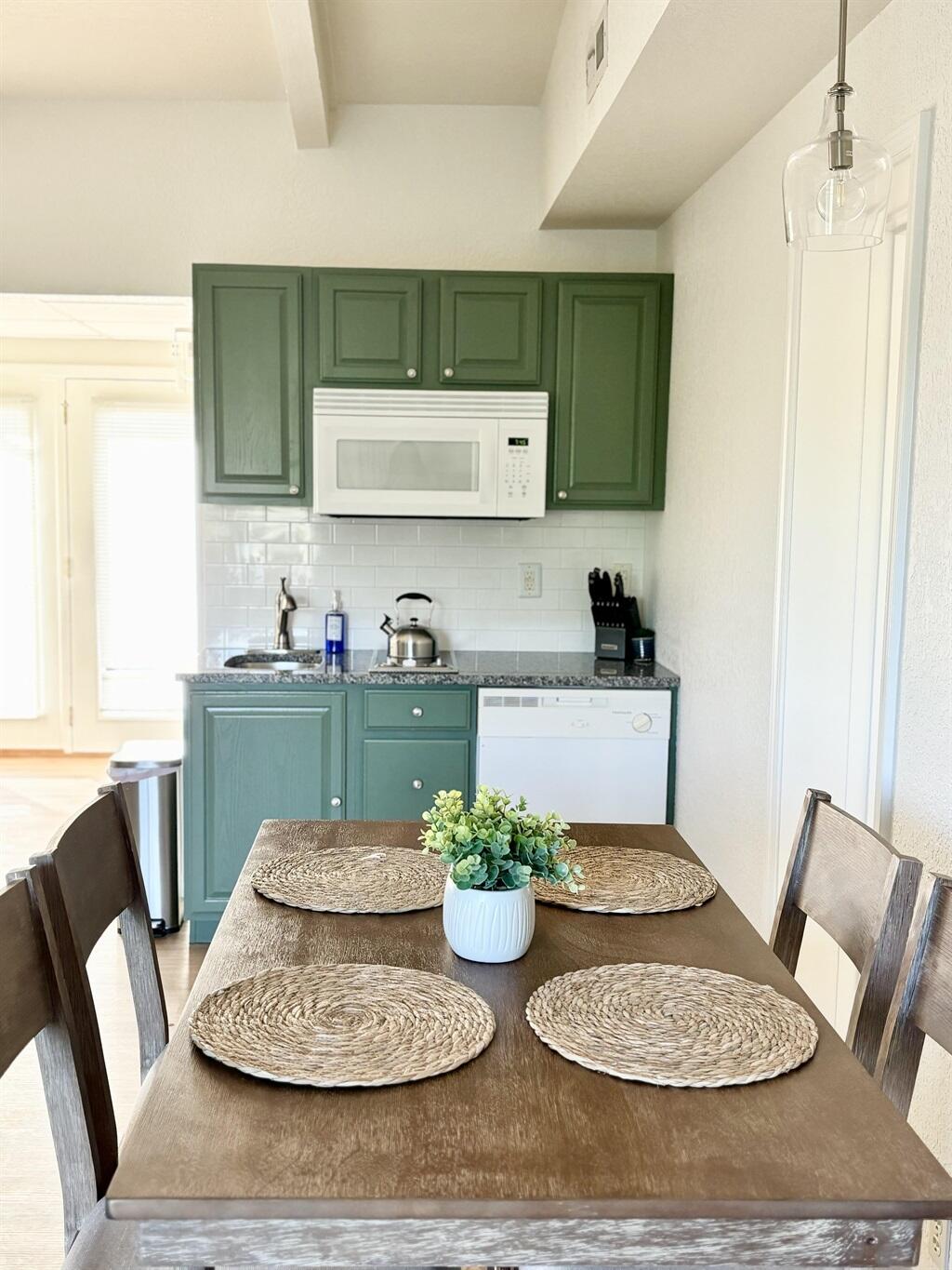 100 Getaway Circle 115 Property Photo 6