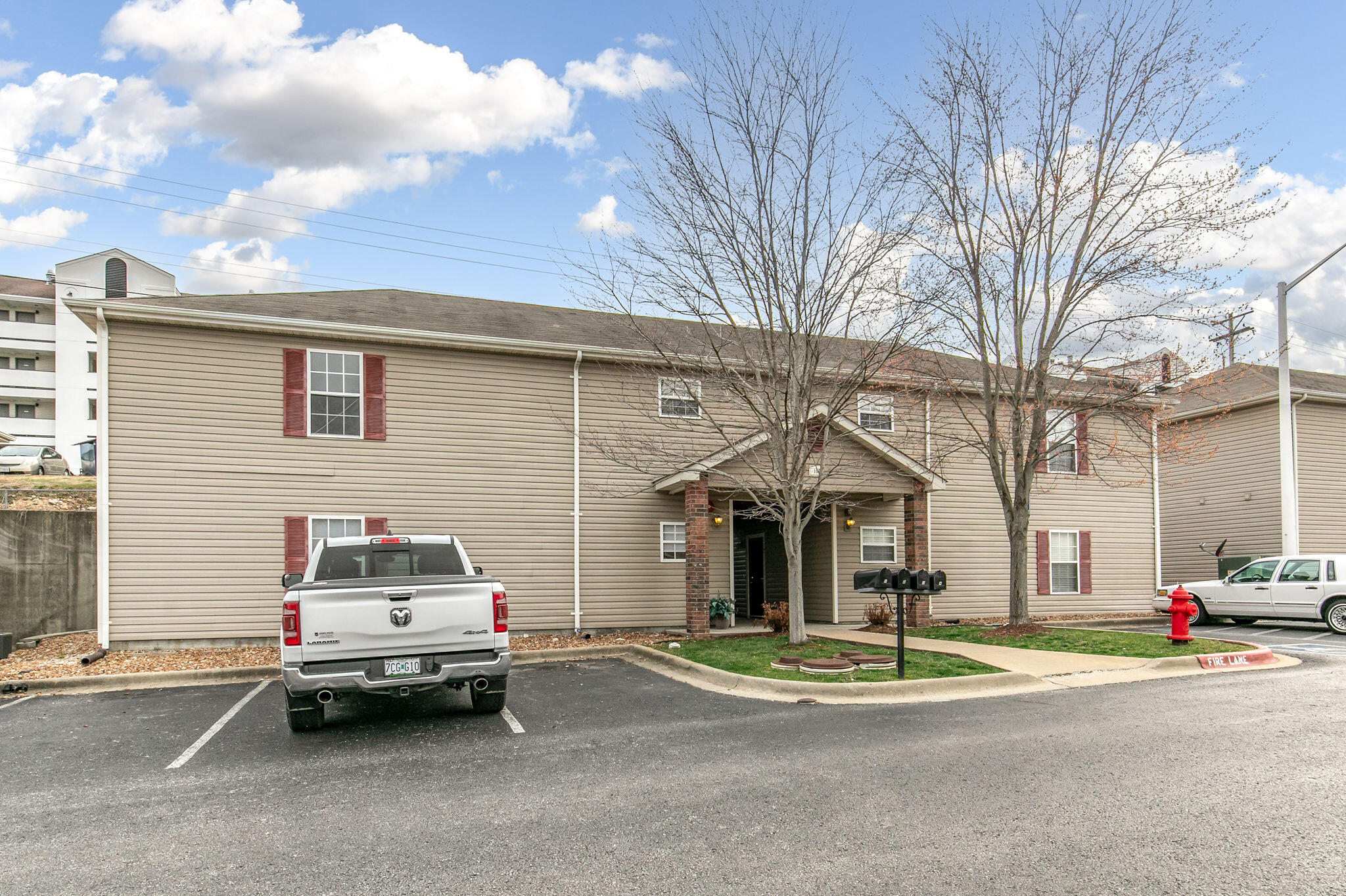 105 Garden Circle 109-4 Property Photo 1
