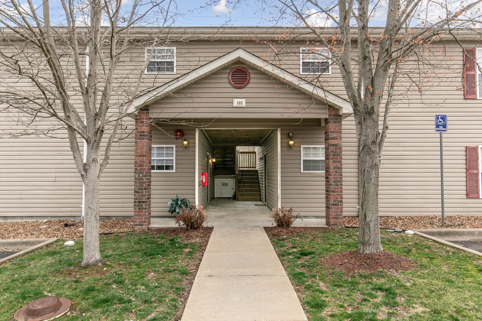 105 Garden Circle 109-4 Property Photo 2