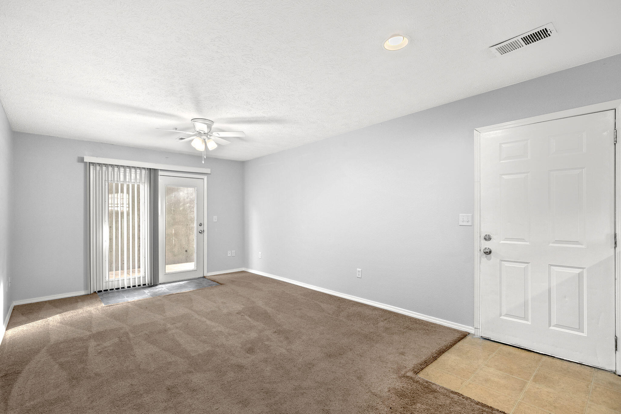 105 Garden Circle 109-4 Property Photo 4