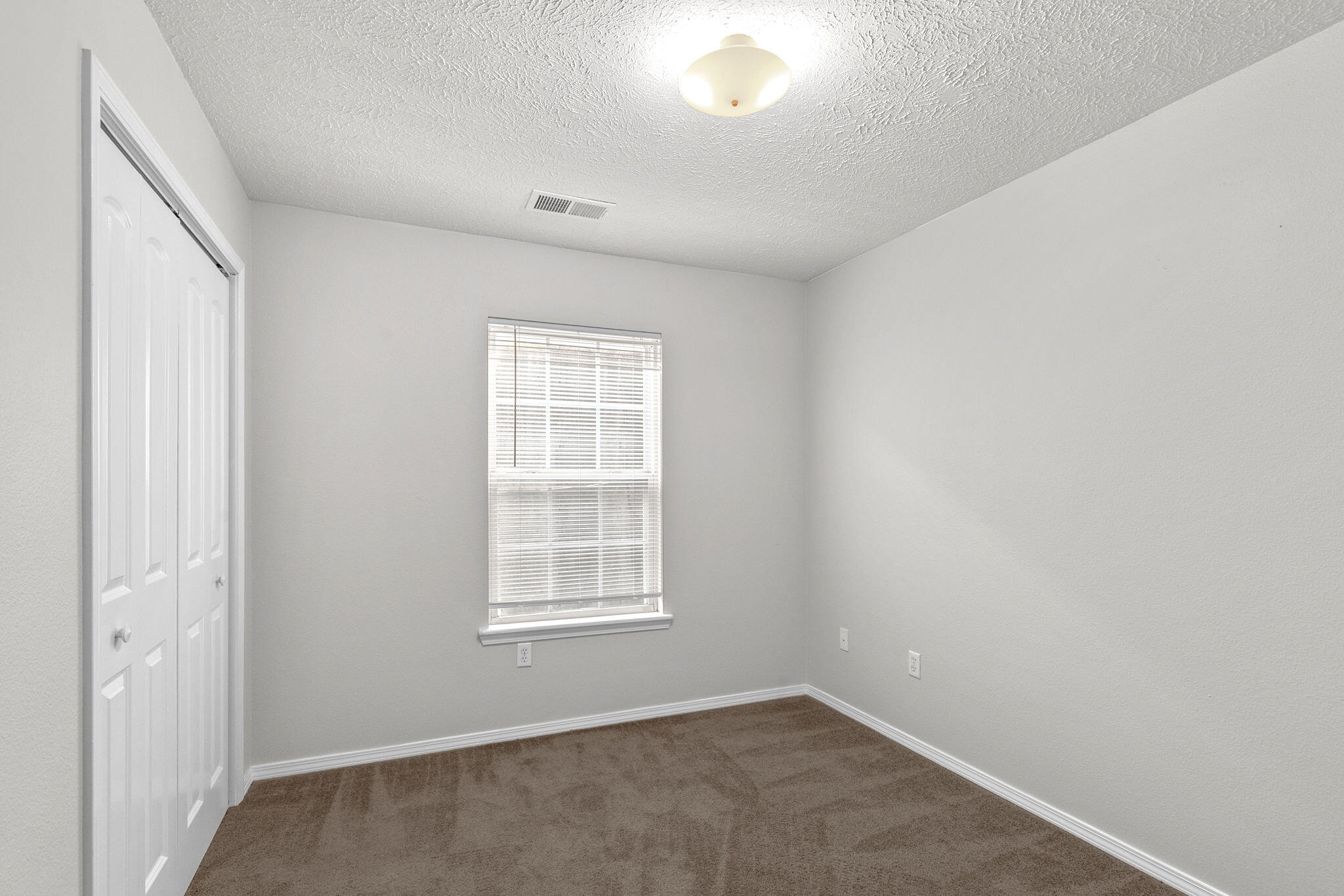 105 Garden Circle 109-4 Property Photo 12