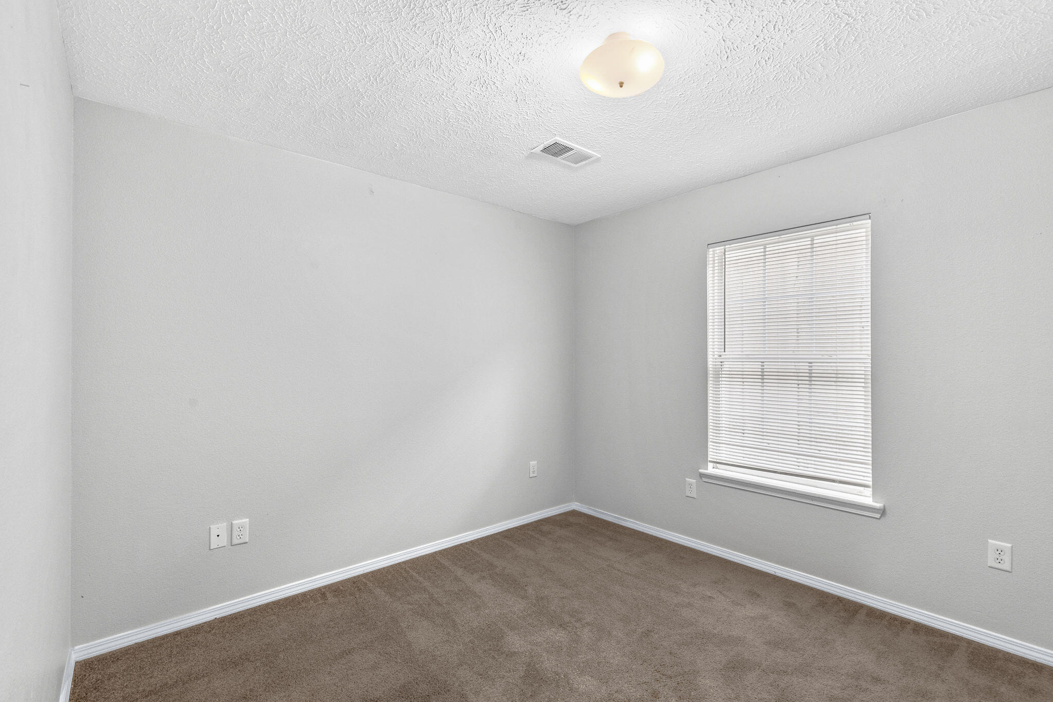 105 Garden Circle 109-4 Property Photo 17