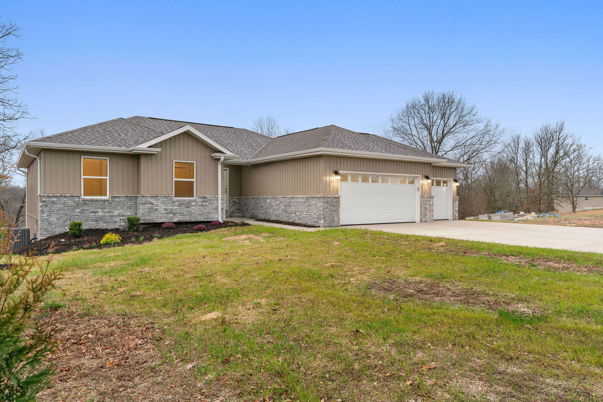 1373 Morningside Falls Boulevard Property Photo 3