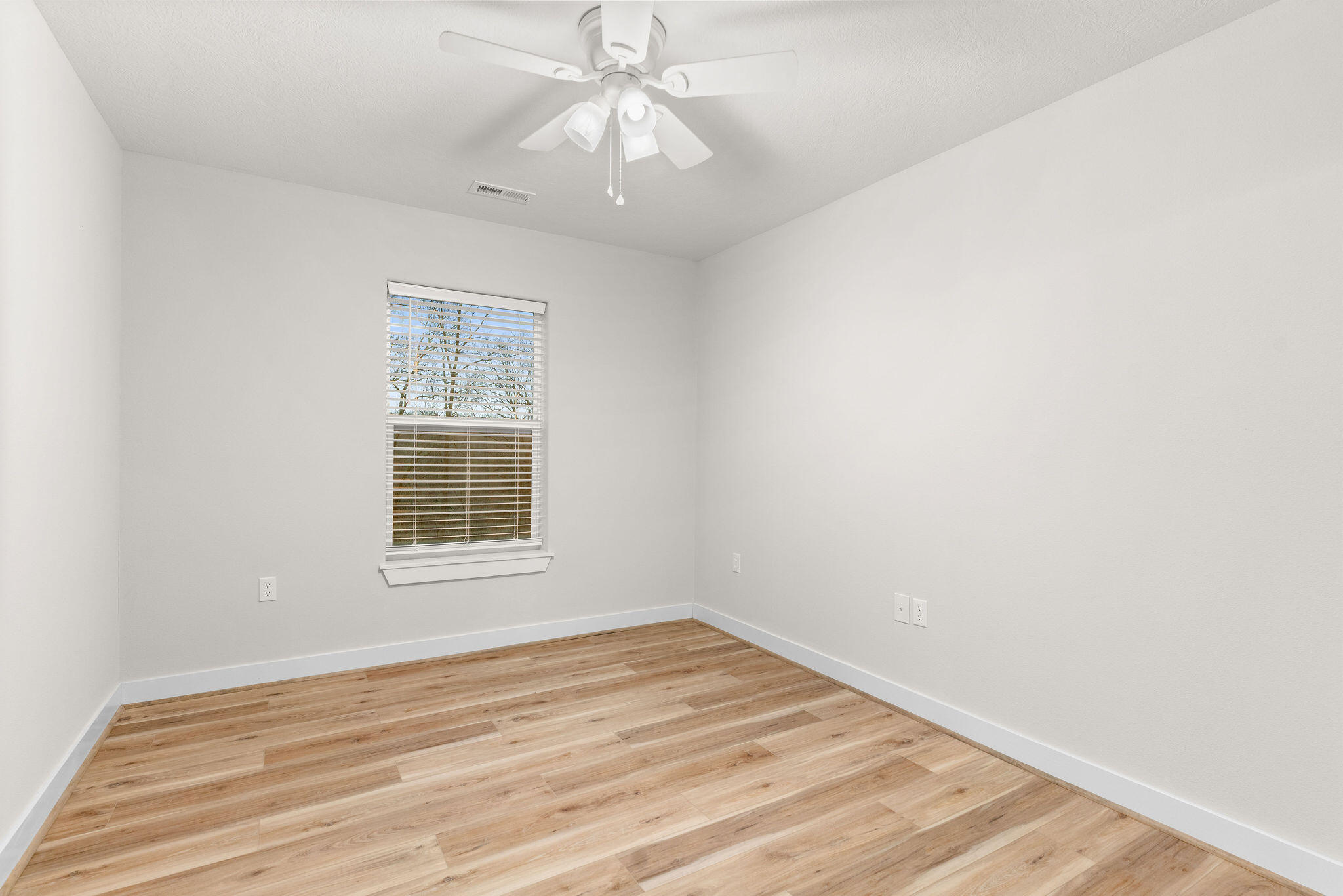 1373 Morningside Falls Boulevard Property Photo 16
