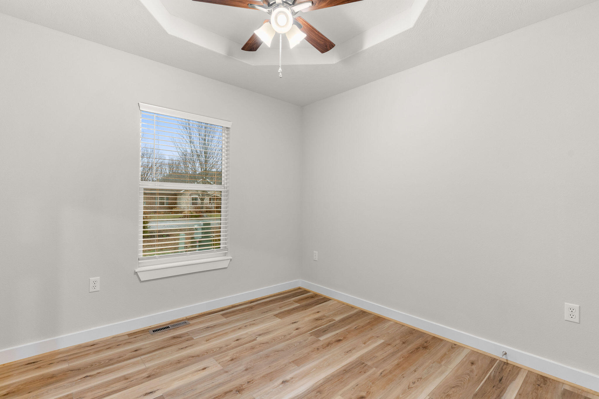 1373 Morningside Falls Boulevard Property Photo 18