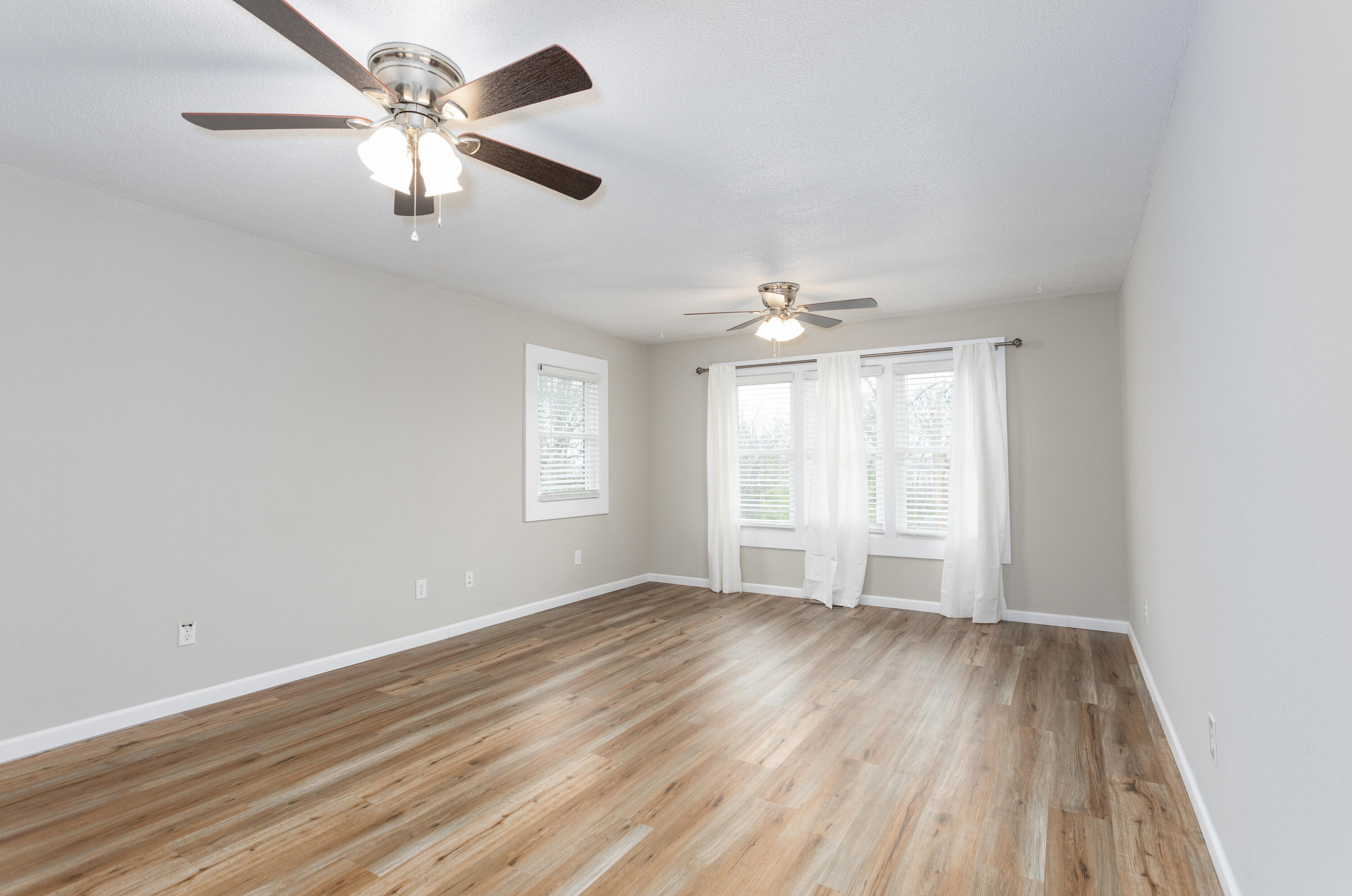 580 Parkview Drive Property Photo 14