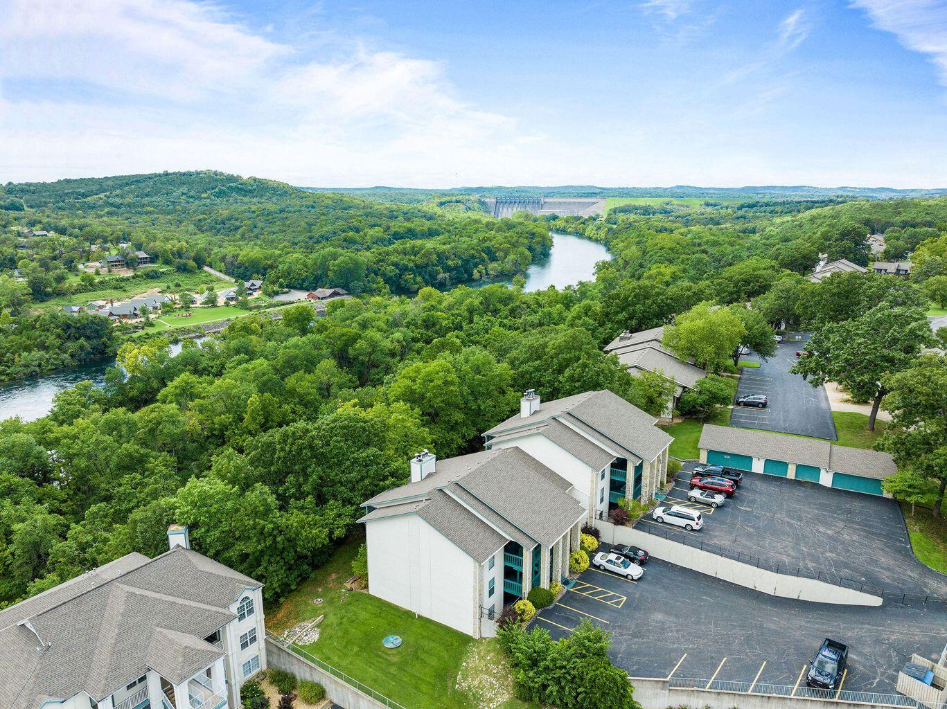 150 The Bluffs Apt 1 Property Photo 2