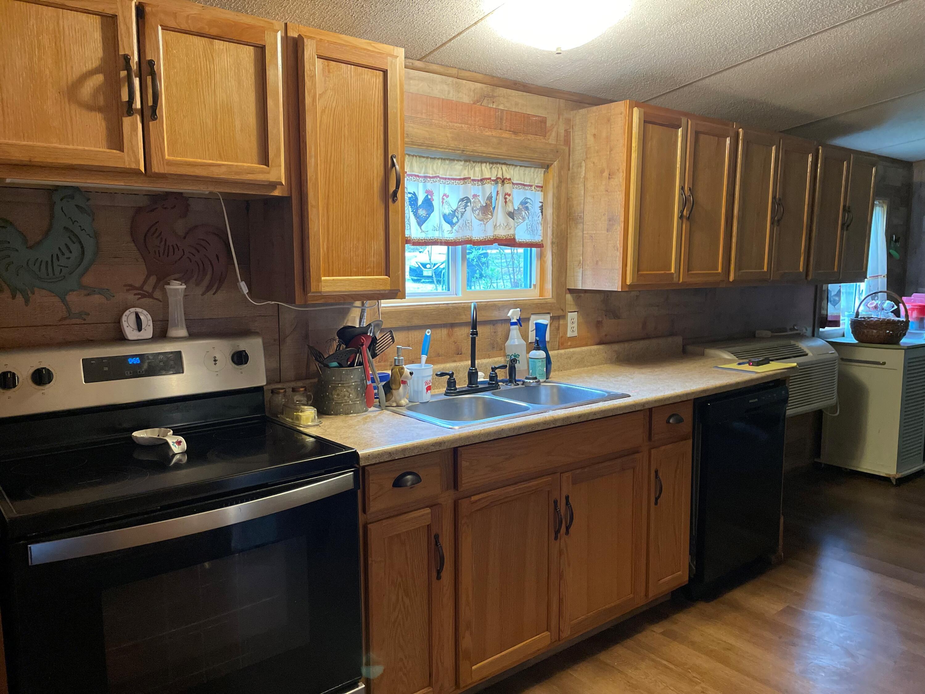 10066 Moose Drive Property Photo 6