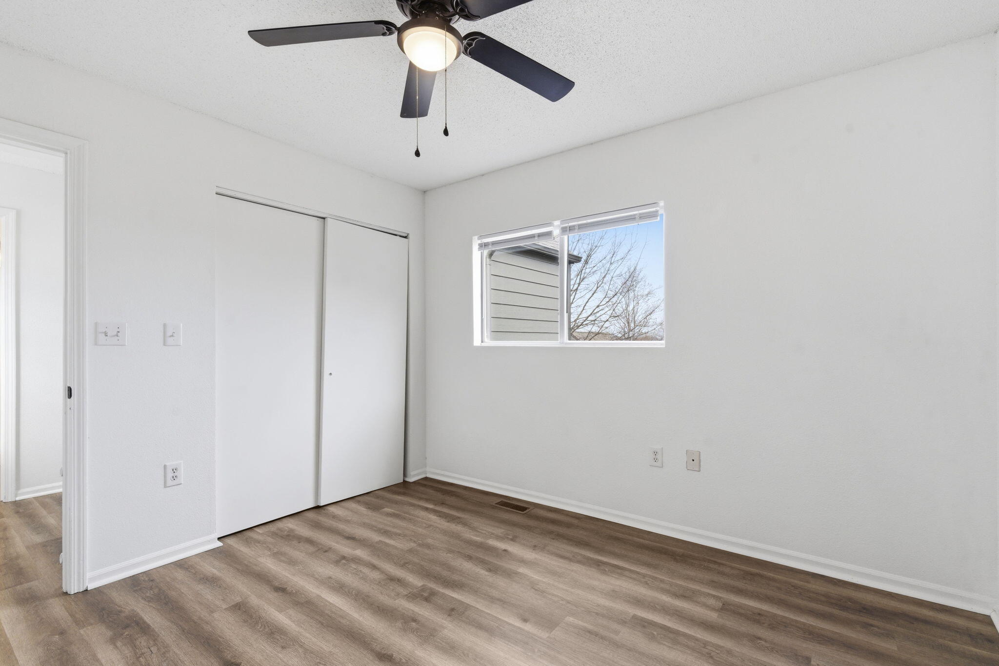 1447 East Oakwood Lane Property Photo 20
