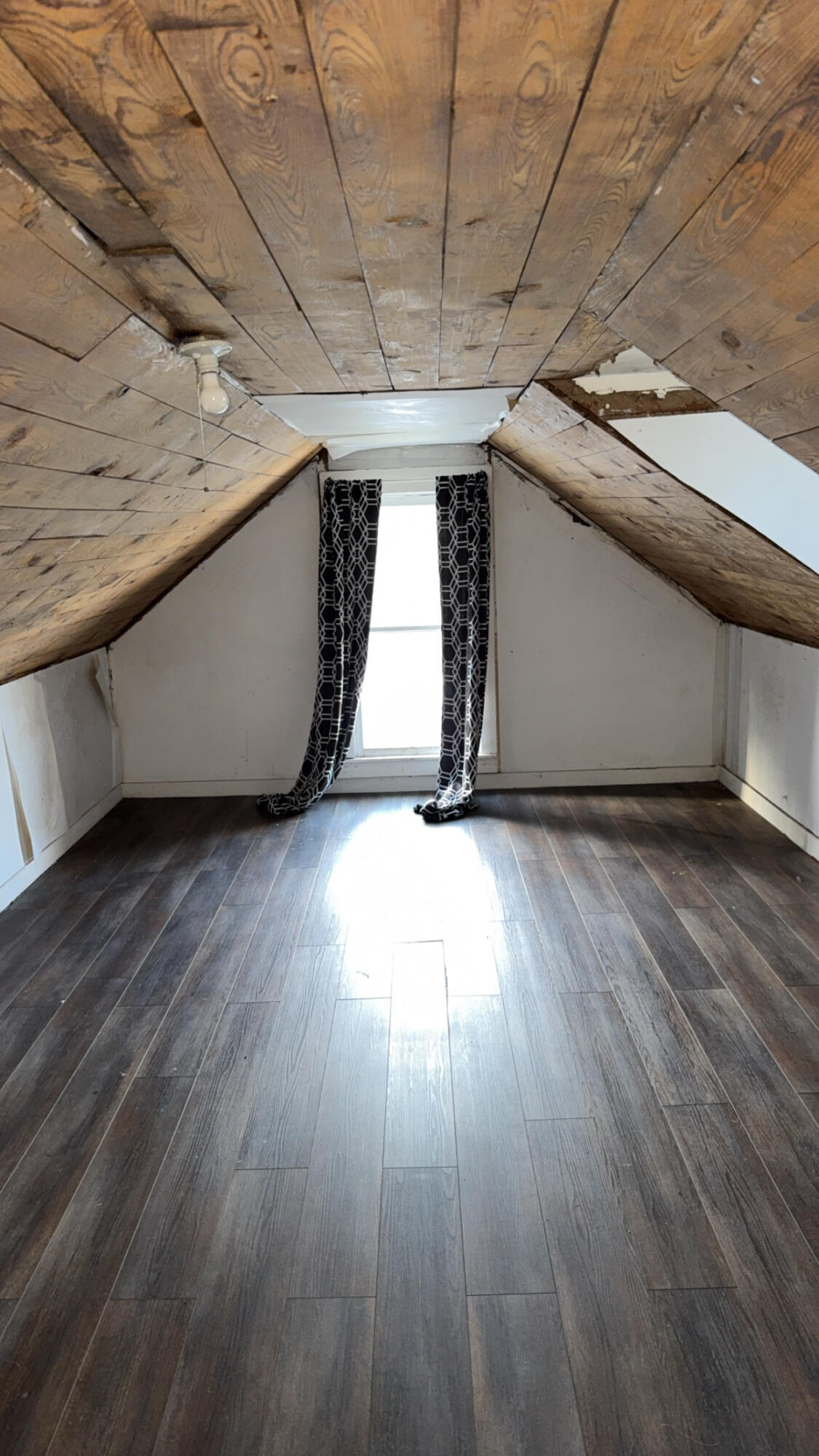 519 West Leyda Avenue Property Photo 2