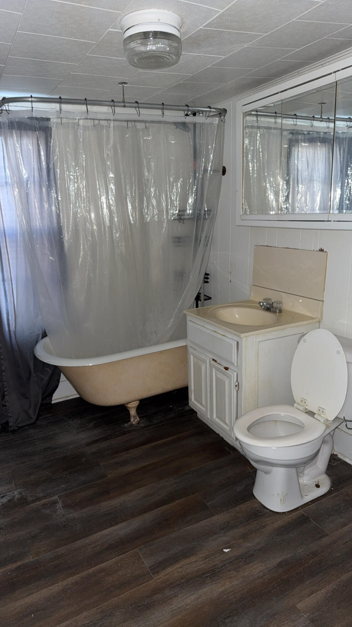 519 West Leyda Avenue Property Photo 3