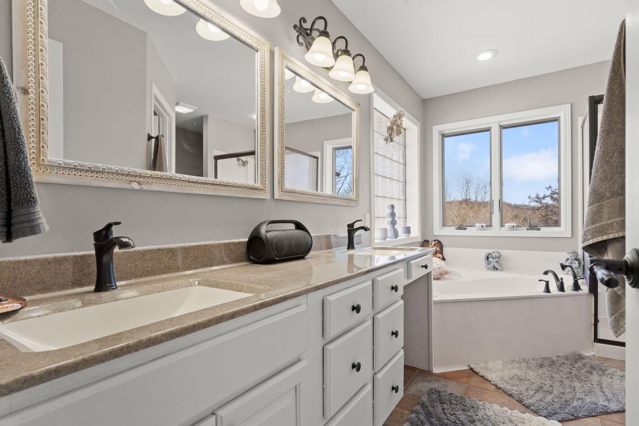 1209 Ledgestone Circle Property Photo 39