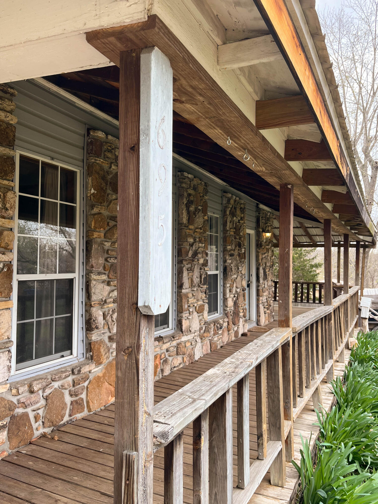 695 Summit Avenue Property Photo 4