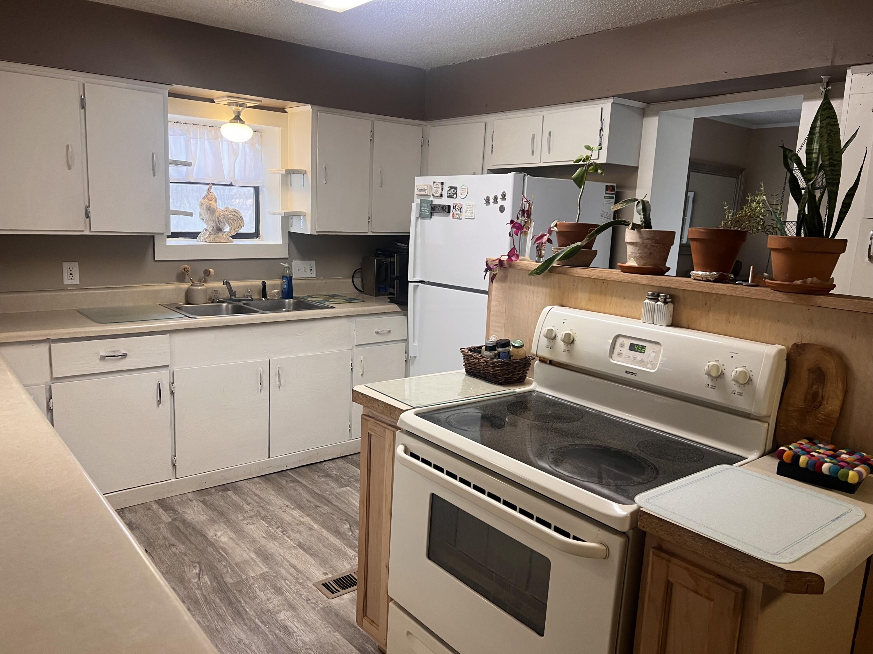 695 Summit Avenue Property Photo 12