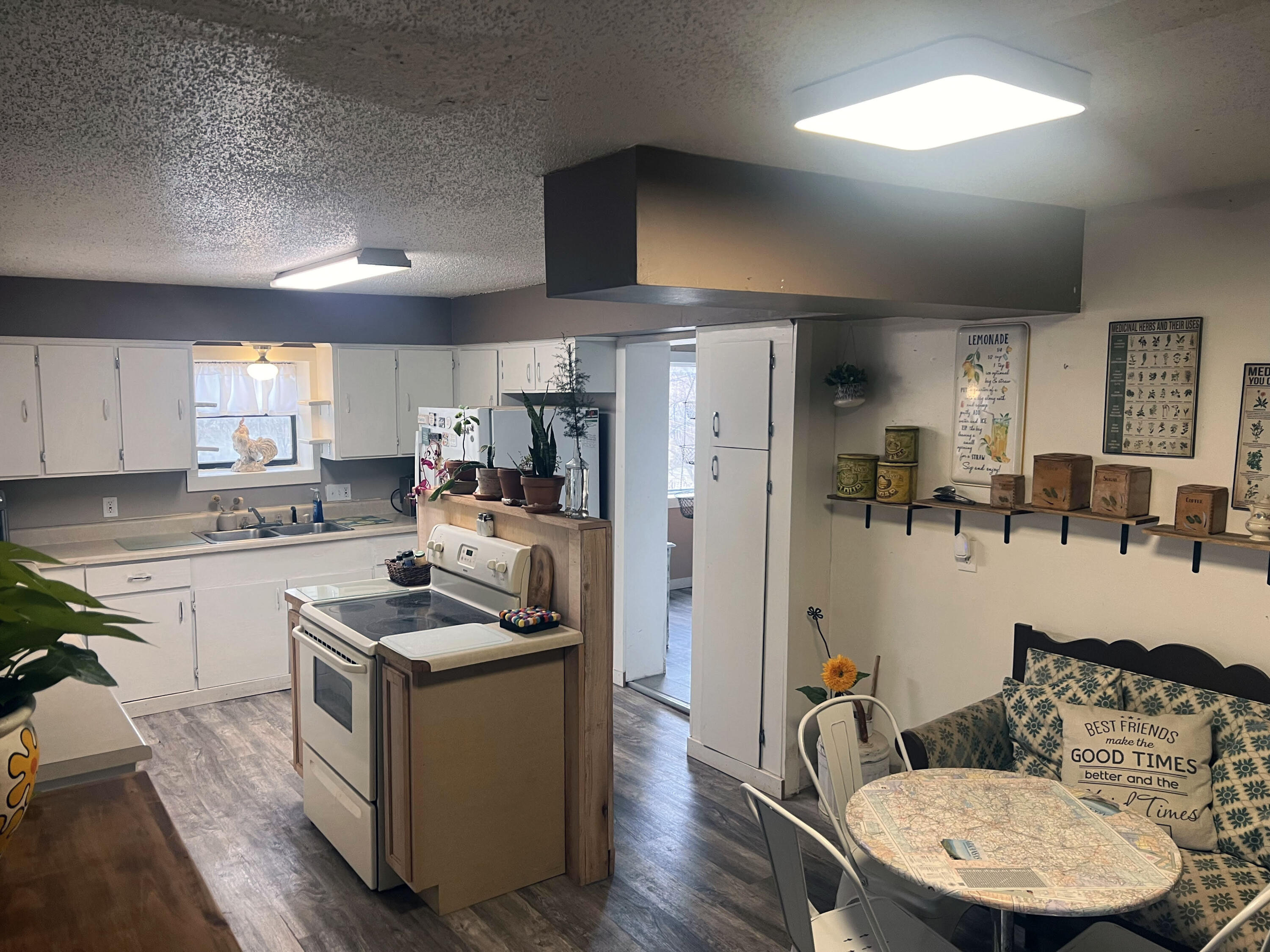 695 Summit Avenue Property Photo 14